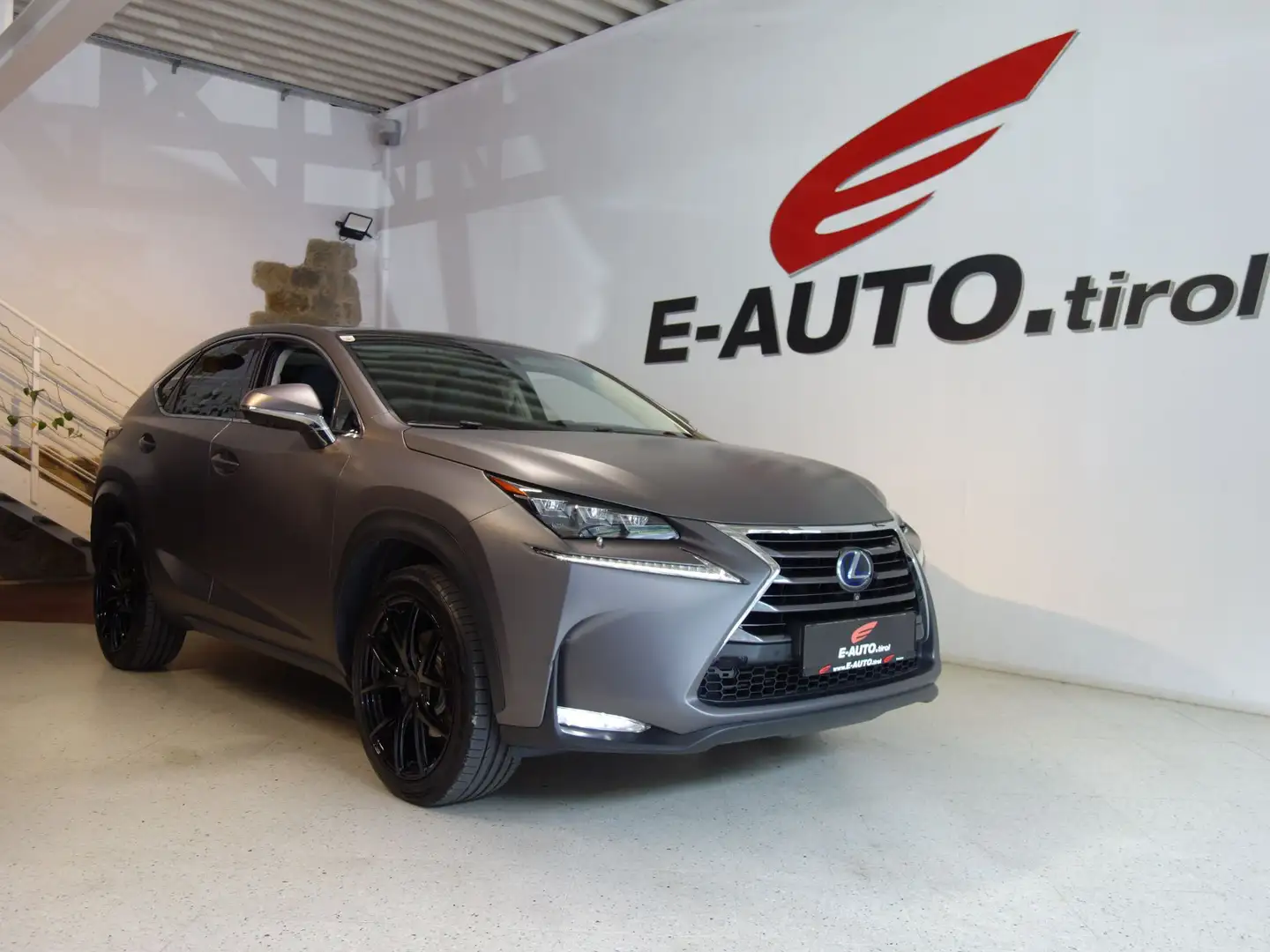 Lexus NX 300h AWD Hybrid Aut. Executive *VOLLAUSSTATTUNG *FOLIE Grau - 1