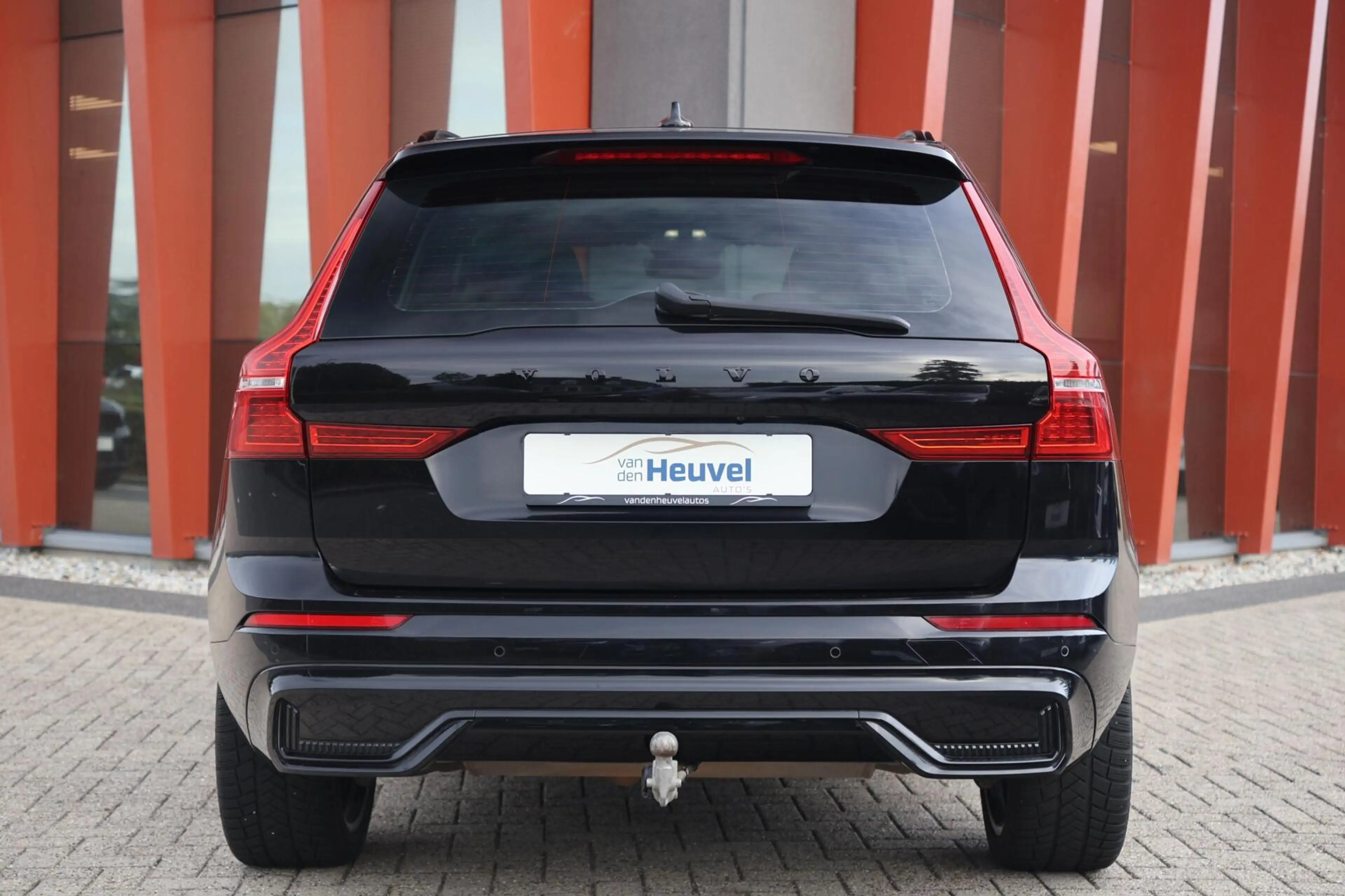 Volvo XC60 T6 Recharge AWD Plus Dark | Stoelverwarming | Trek — photo 4