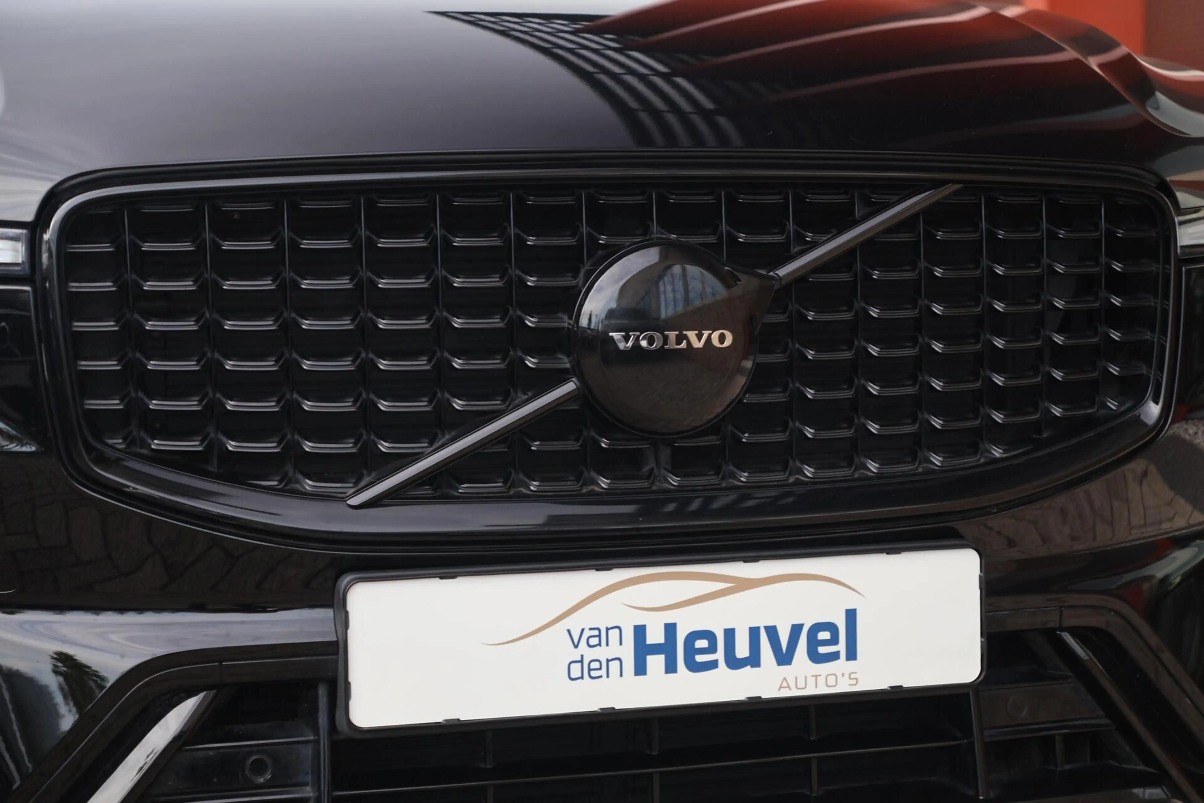 Volvo XC60 T6 Recharge AWD Plus Dark | Stoelverwarming | Trek — photo 6