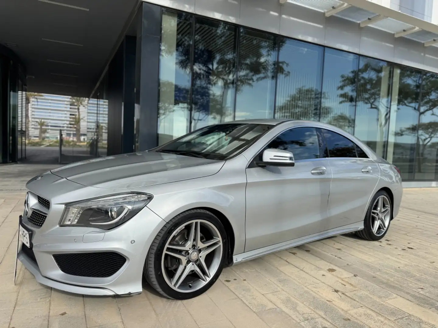 Mercedes-Benz CLA 220 220CDI AMG Line 7G-DCT Gris - 2