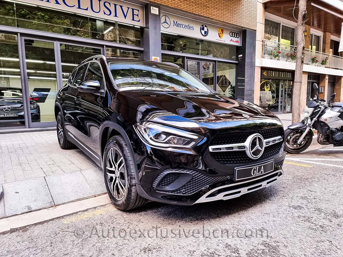 Mercedes-Benz GLA 250 250e Negro - 2