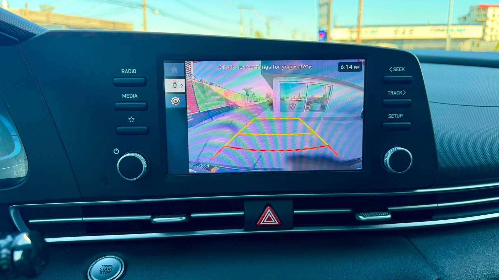 2025 Hyundai Elantra — view 12