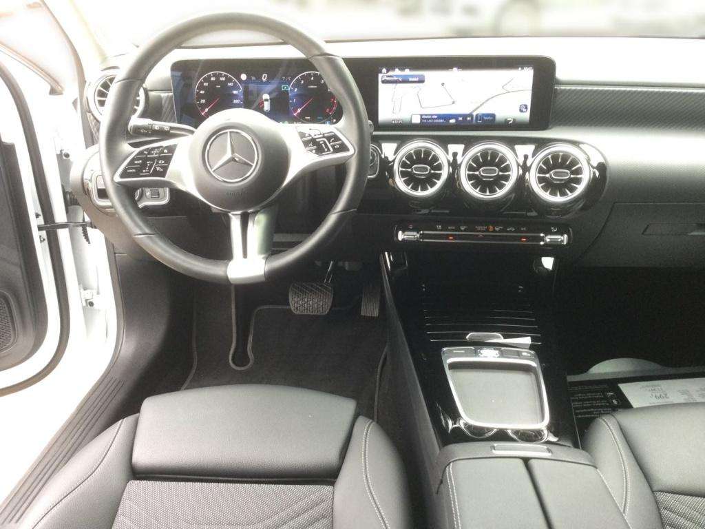 Mercedes-Benz A 220