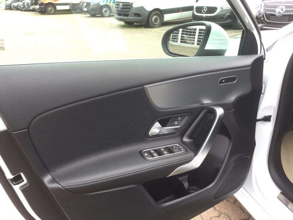 Mercedes-Benz A 220