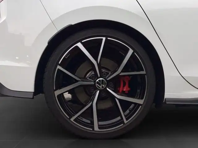 Volkswagen Golf view 6