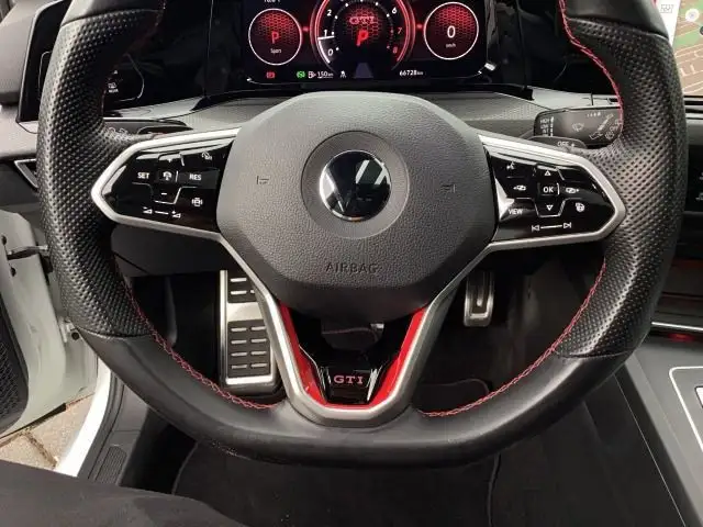Volkswagen Golf view 8
