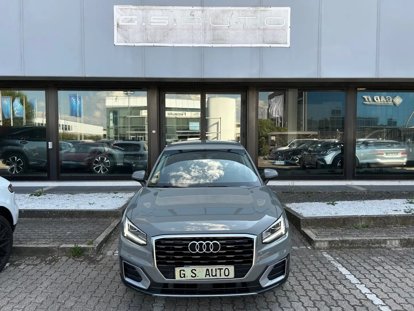 Audi Q2 35 1.5 tfsi Business Design s-tronic GRANDINATA Gris - 2