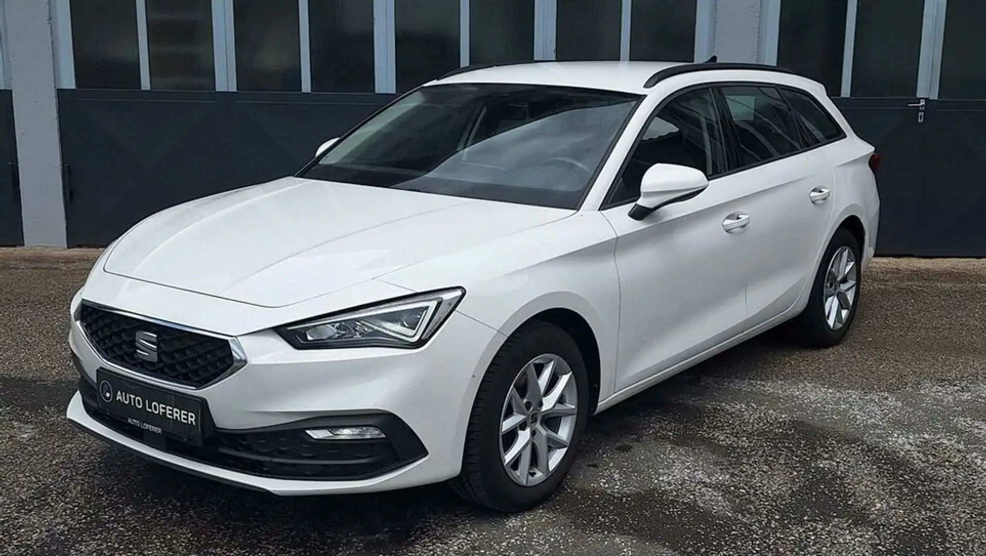 SEAT Leon Style  LED * ACC Weiß - 1