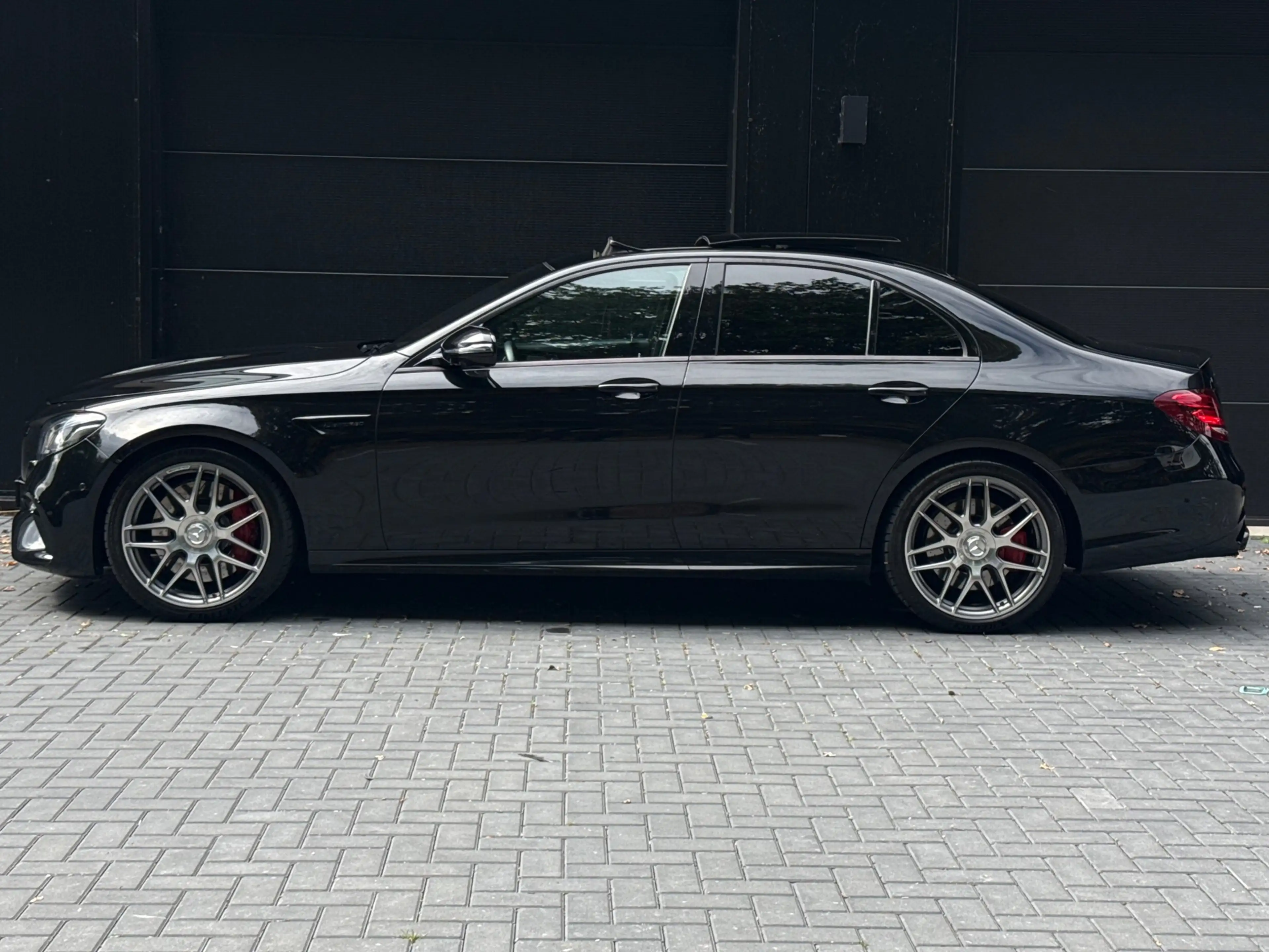 Mercedes-Benz E 63 AMG S 4MATIC Premium Plus PANO/360*/CAMERA/NON-OPF/VEE — photo 5