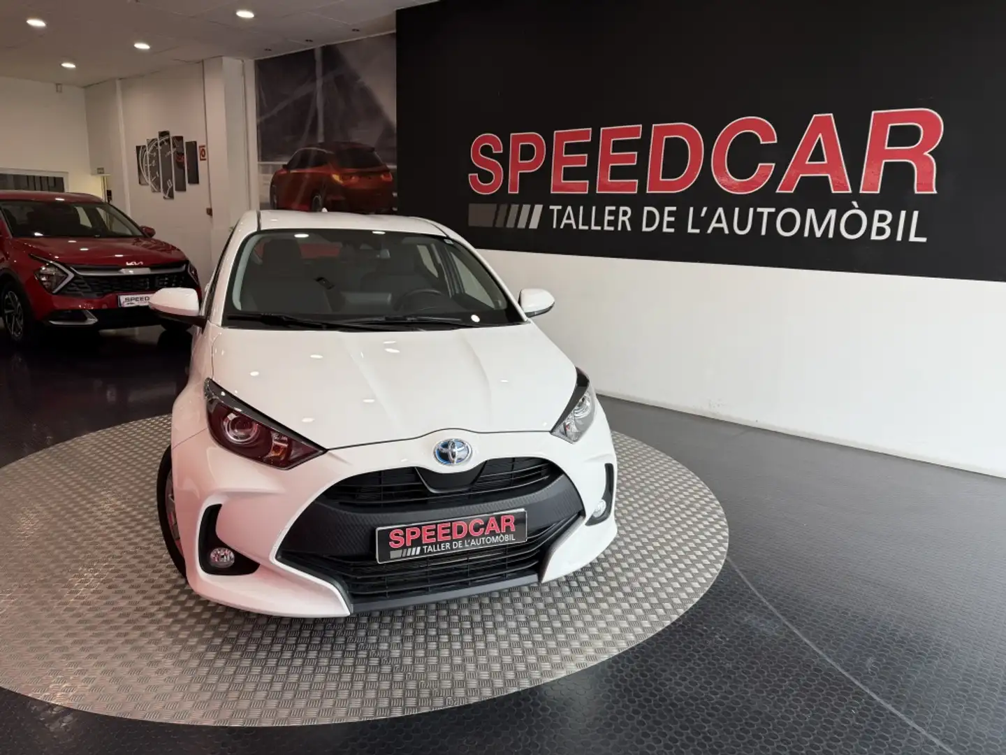 Toyota Yaris 120H 1.5 Active Tech Blanco - 2