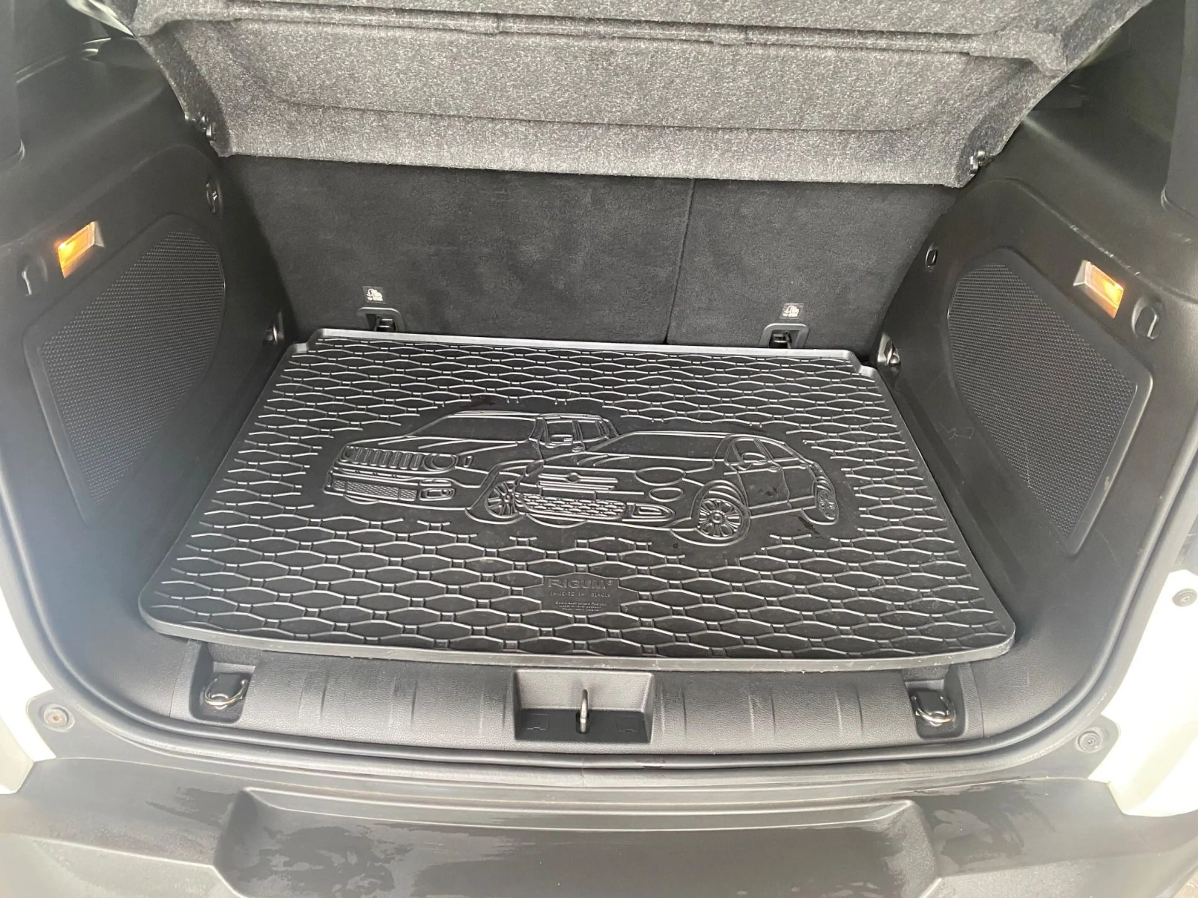 Jeep Renegade Limited FWD — photo 6