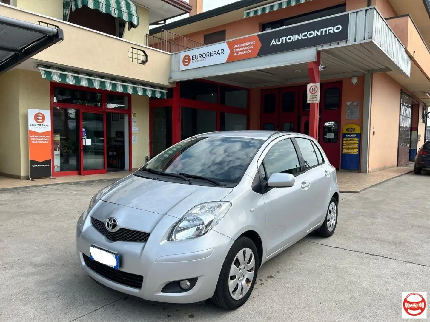 Toyota Yaris 5p 1.0 Sol Gpl Bianco - 1