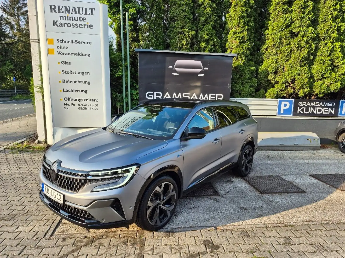 Renault Espace Esprit Alpine E-Tech Hybrid Grau - 2