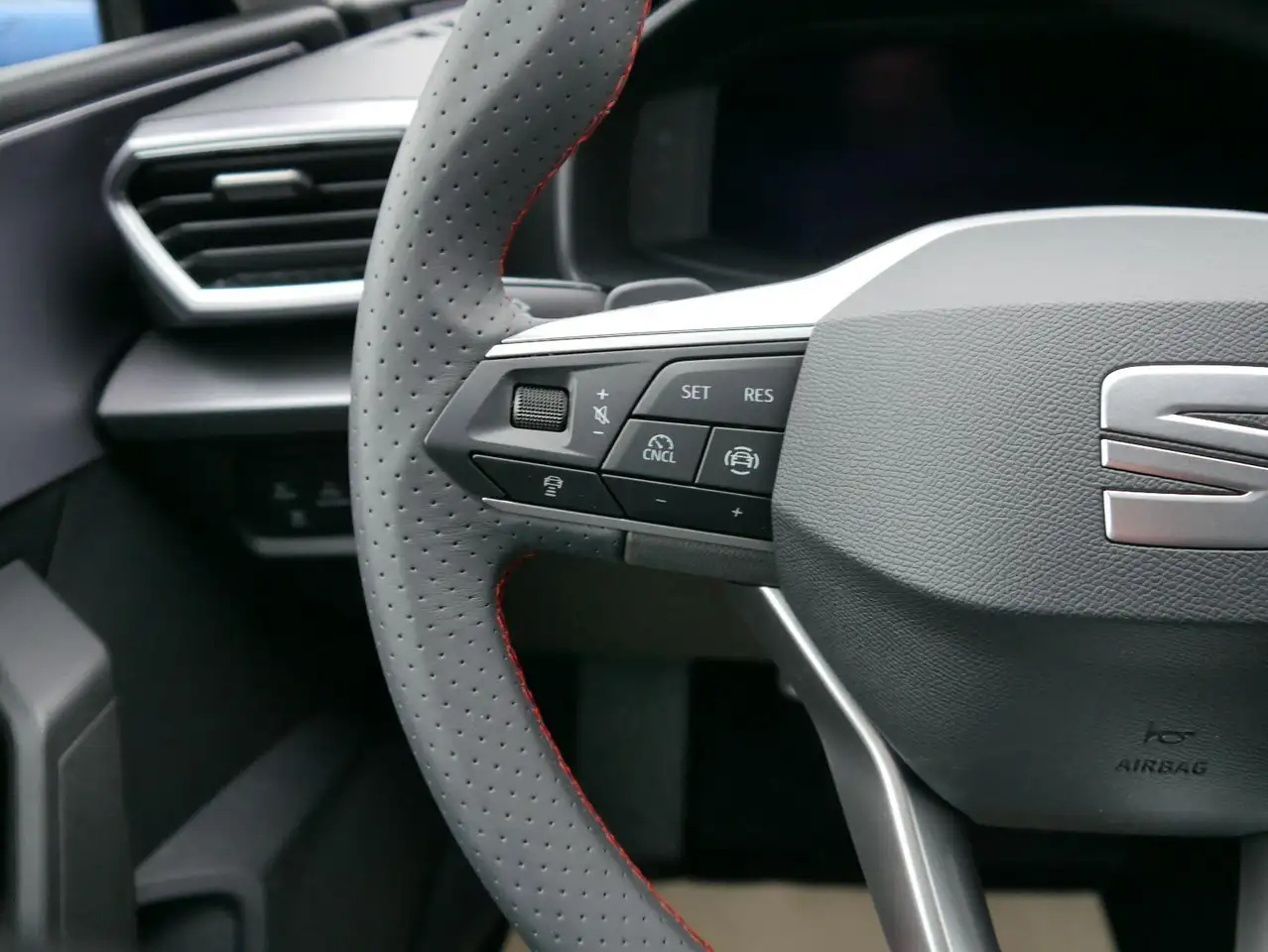 SEAT Leon 2026 — фото 13