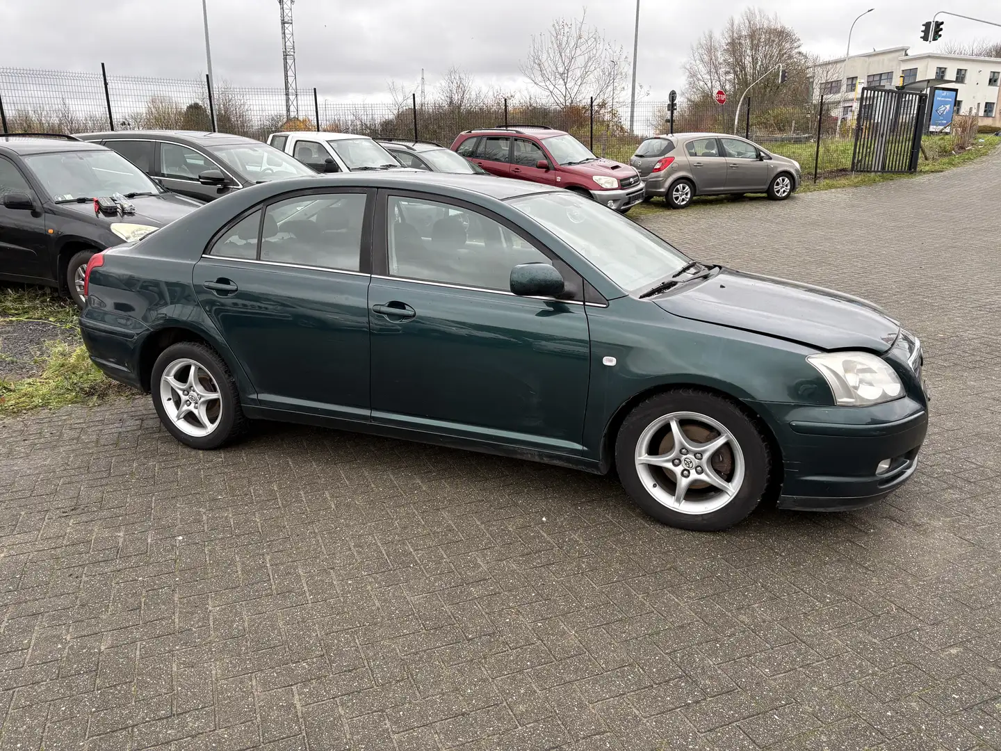 Toyota Avensis 1.8 . VVT-i Linéa Sol - 1