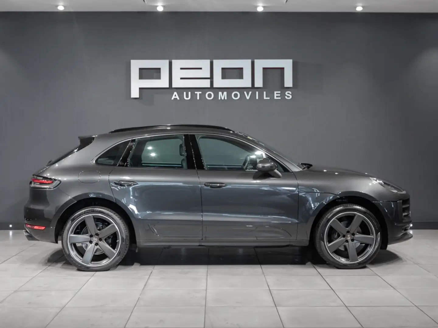 Porsche Macan Aut. Gris - 2