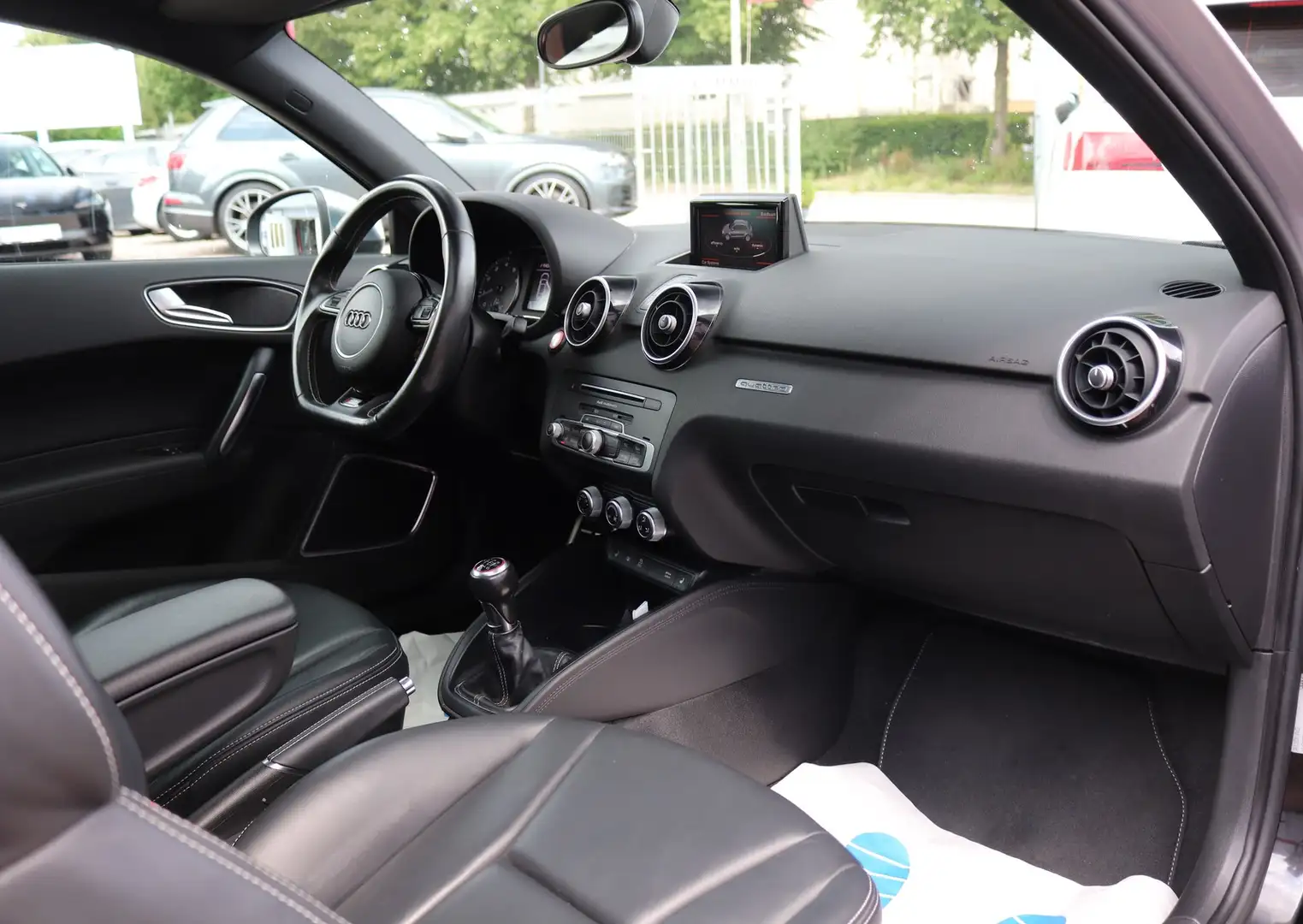 Audi S1 2.0 TFSI Quat. 2.Hd*PANO*BOSE*NaviDVD*LED* Černá - 2