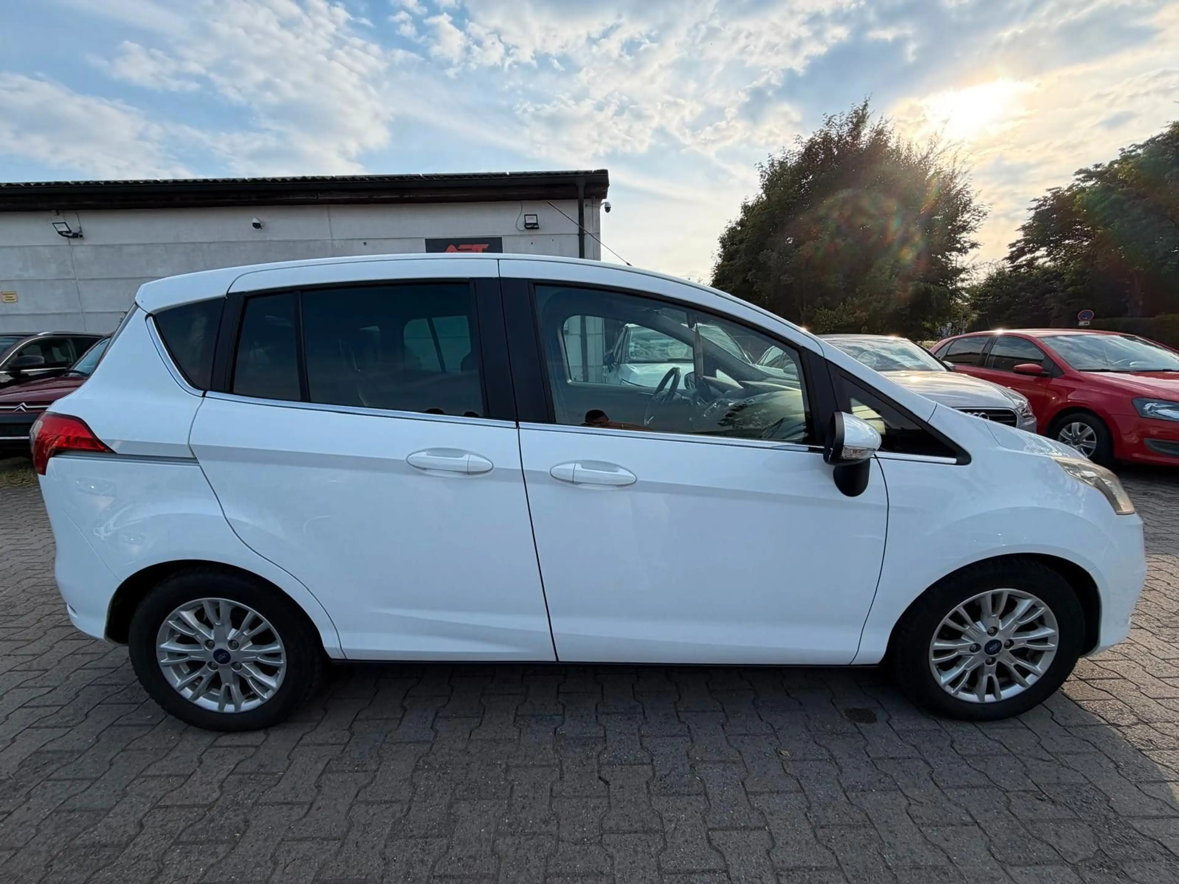 Ford B-Max TÜV NEU, Klima, SZH, ZR-Neu, Service Neu — photo 2