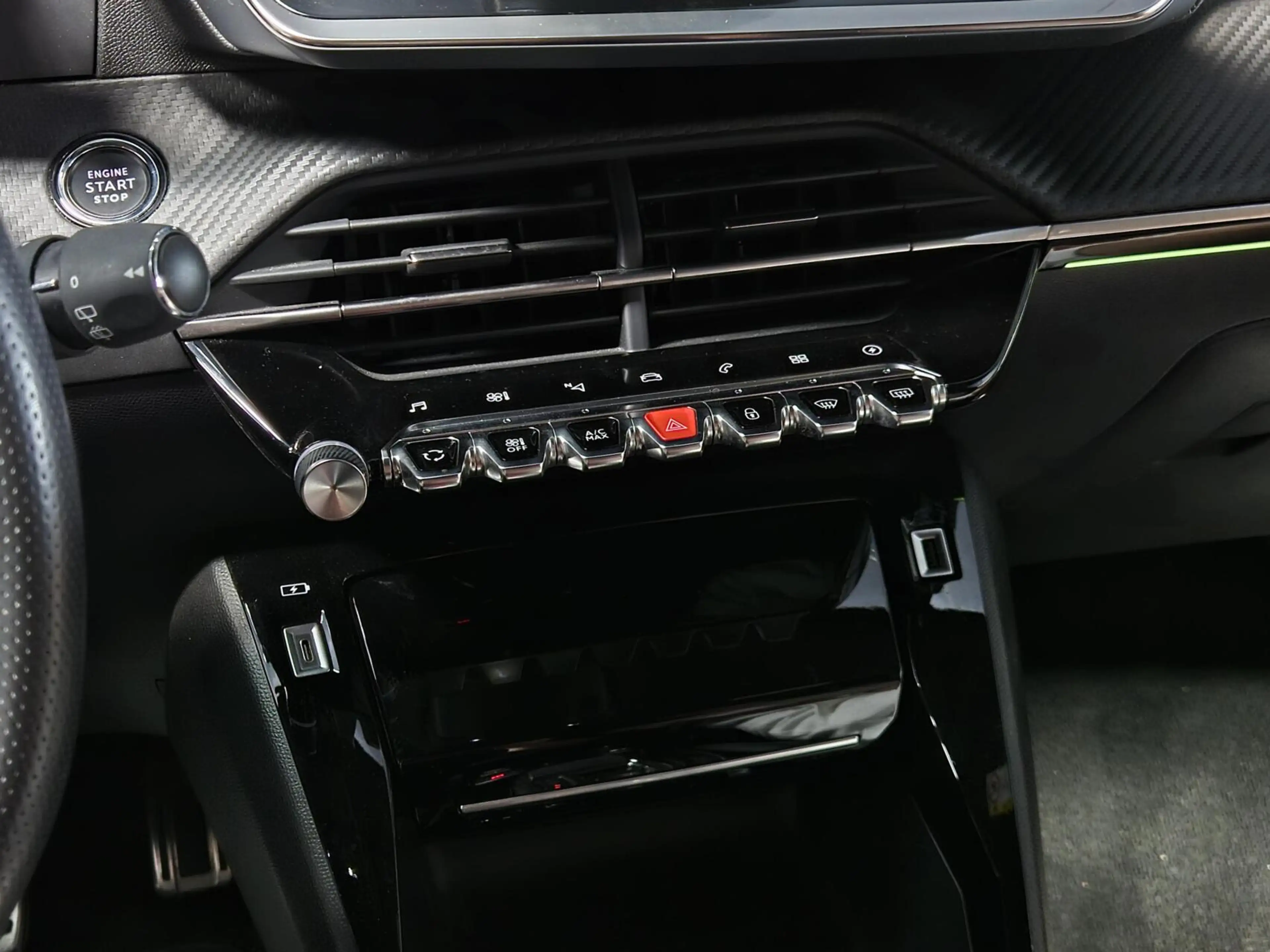 Peugeot e-2008 EV GT Pack 50 kWh |CAM.|CRUISE|APP|SFEER — photo 18