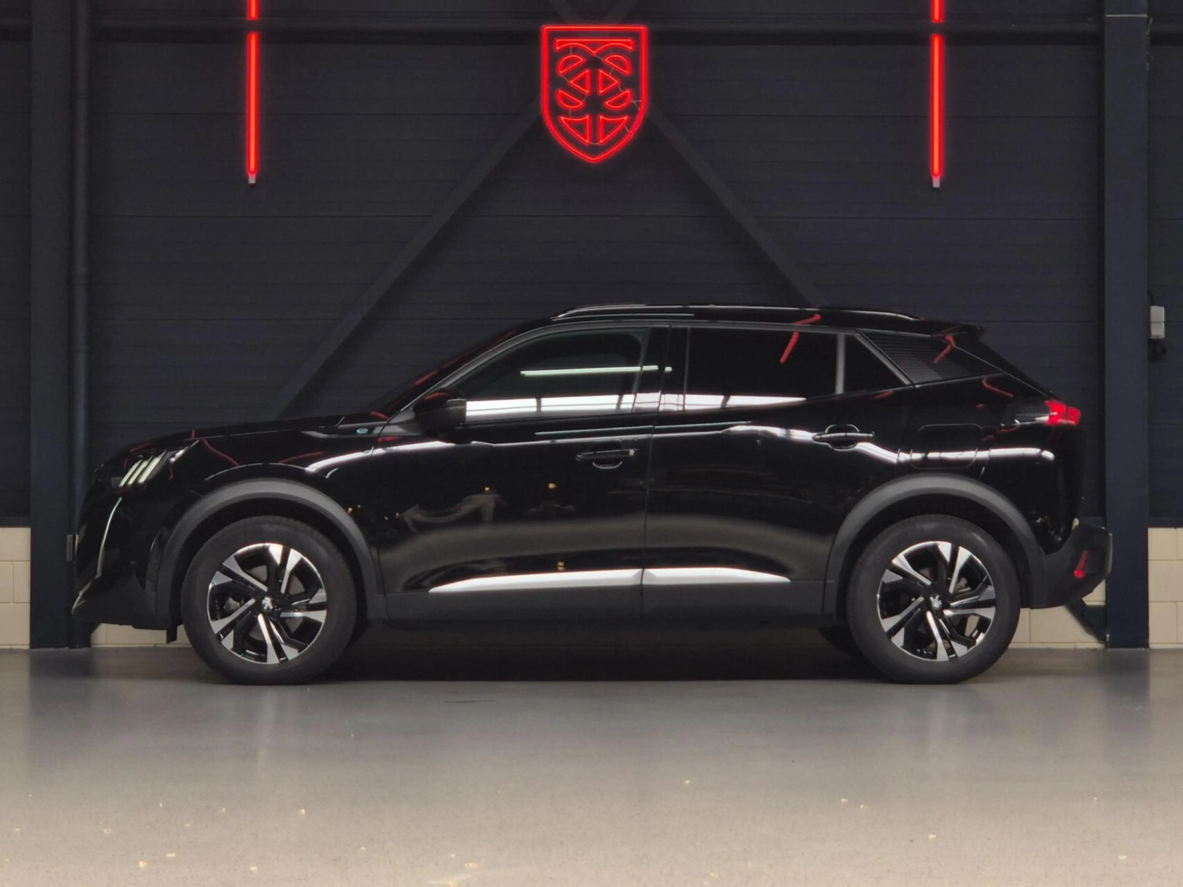 Peugeot e-2008 EV GT Pack 50 kWh |CAM.|CRUISE|APP|SFEER — photo 4