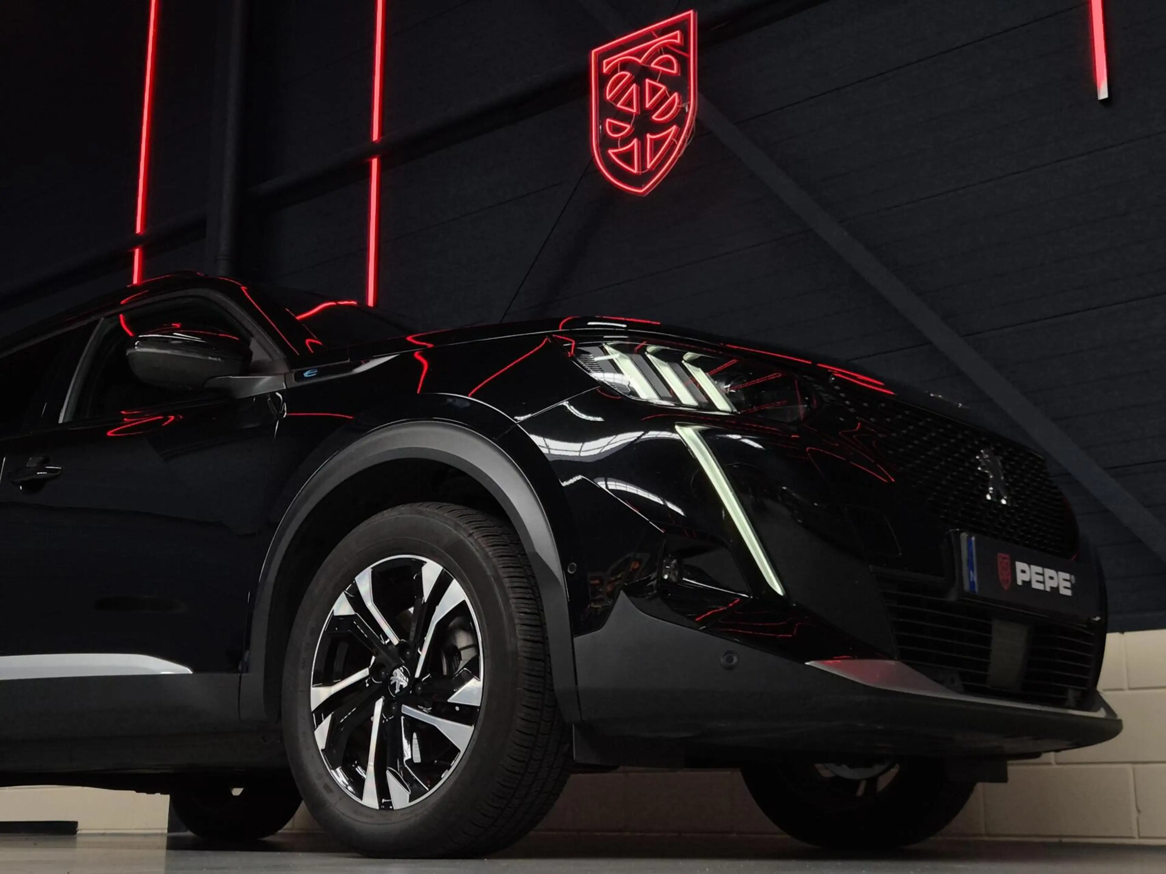Peugeot e-2008 EV GT Pack 50 kWh |CAM.|CRUISE|APP|SFEER — photo 30