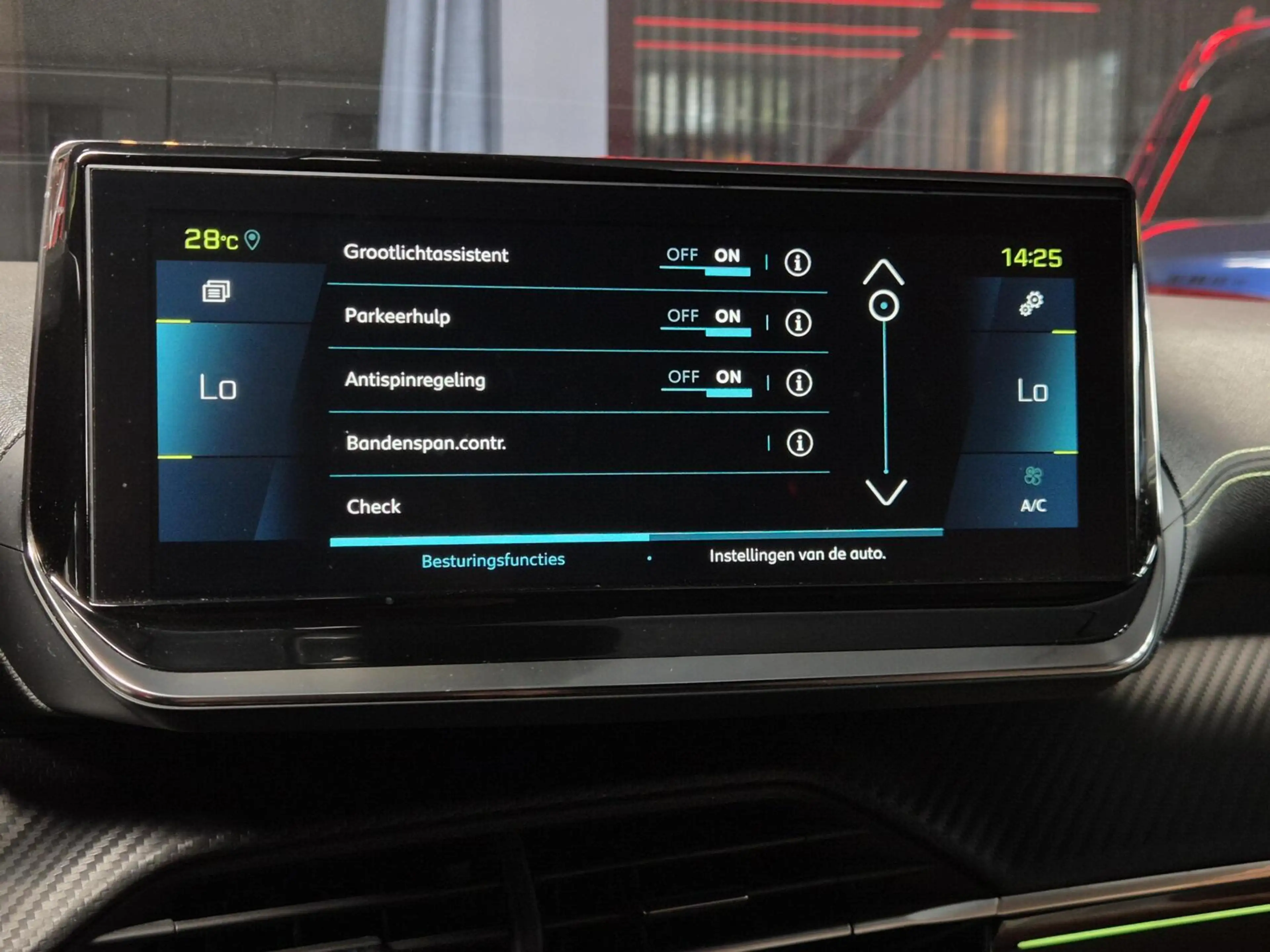 Peugeot e-2008 EV GT Pack 50 kWh |CAM.|CRUISE|APP|SFEER — photo 14