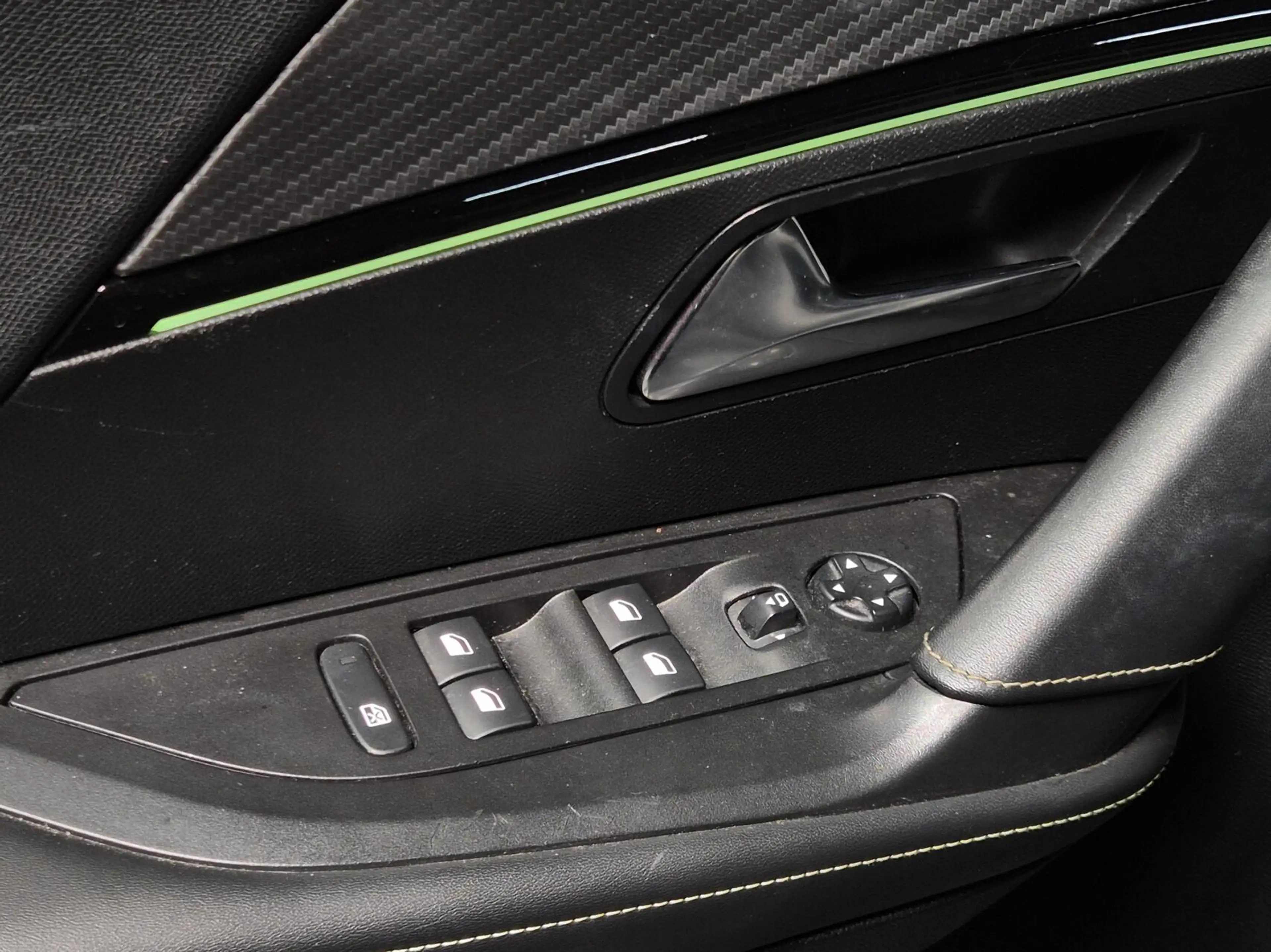 Peugeot e-2008 EV GT Pack 50 kWh |CAM.|CRUISE|APP|SFEER — photo 21