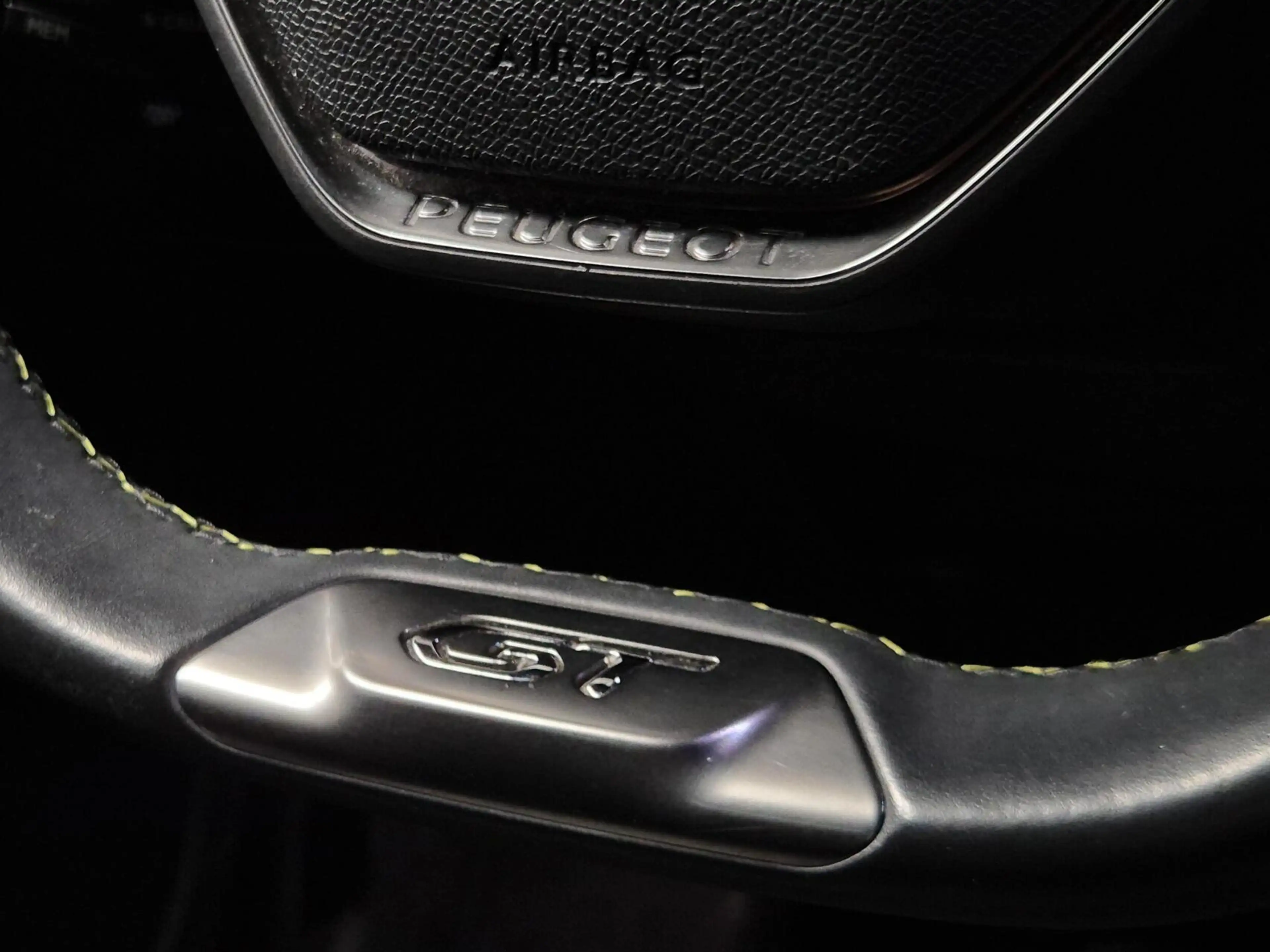 Peugeot e-2008 EV GT Pack 50 kWh |CAM.|CRUISE|APP|SFEER — photo 10