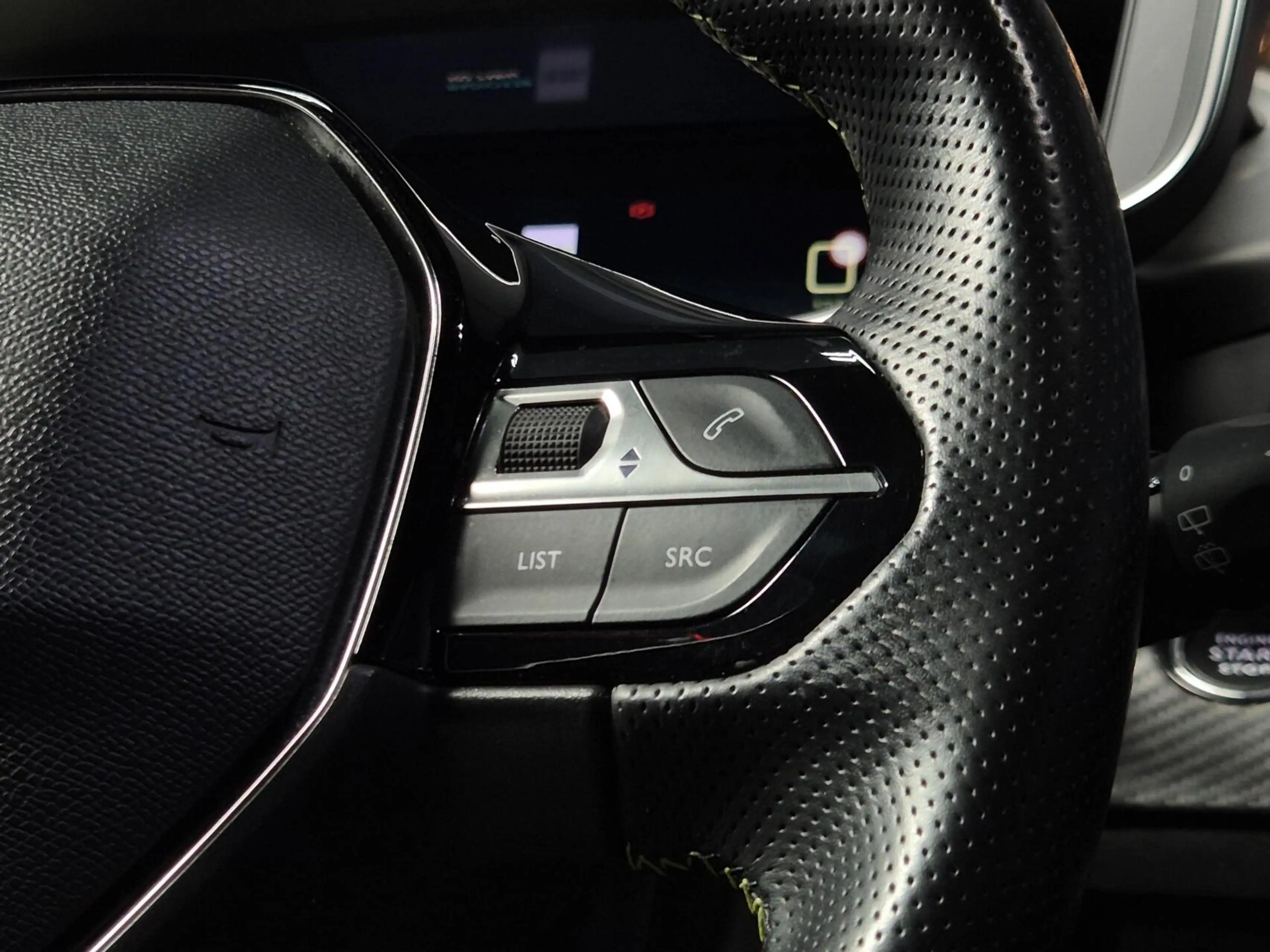 Peugeot e-2008 EV GT Pack 50 kWh |CAM.|CRUISE|APP|SFEER — photo 9
