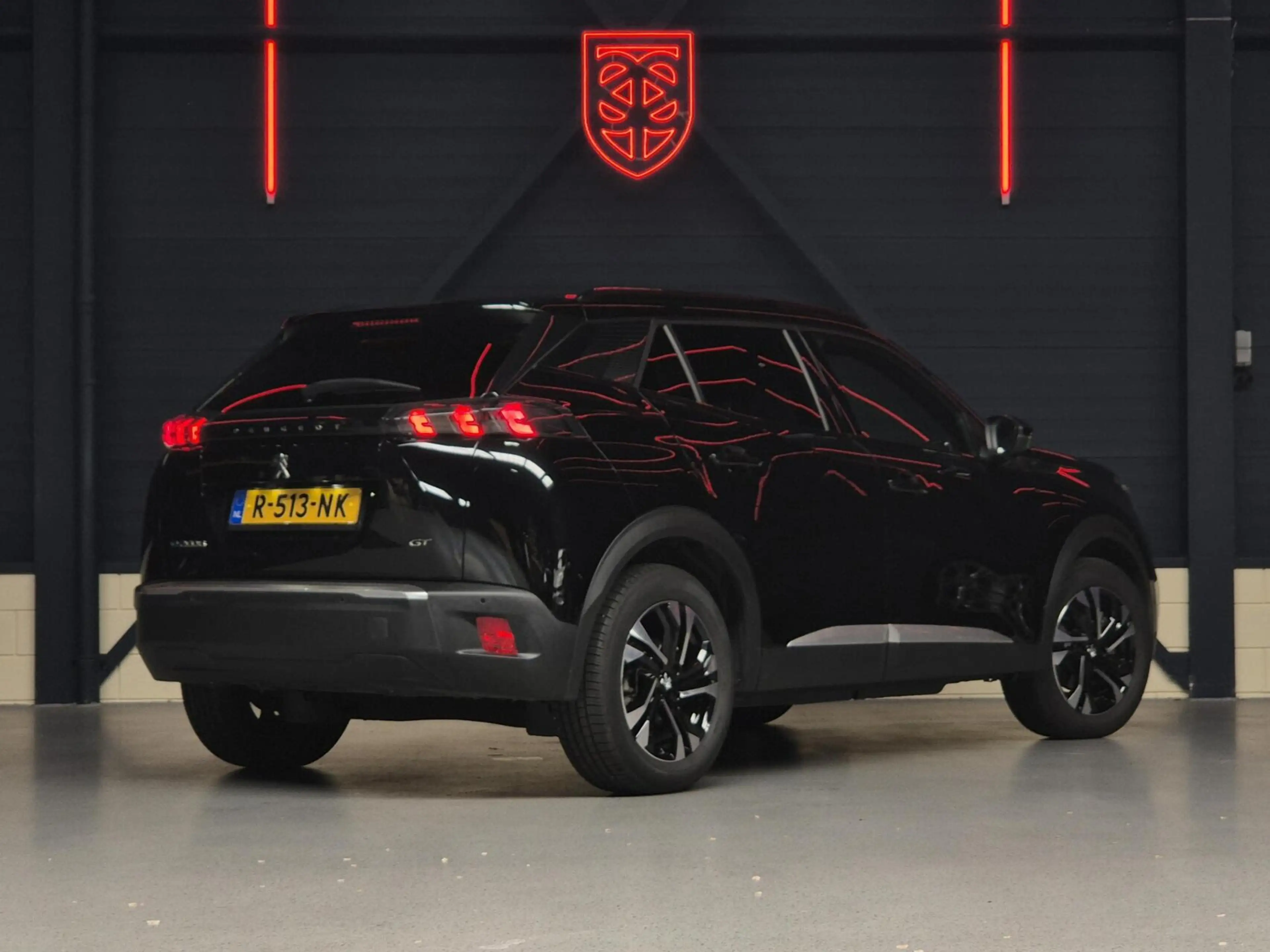 Peugeot e-2008 EV GT Pack 50 kWh |CAM.|CRUISE|APP|SFEER — photo 2
