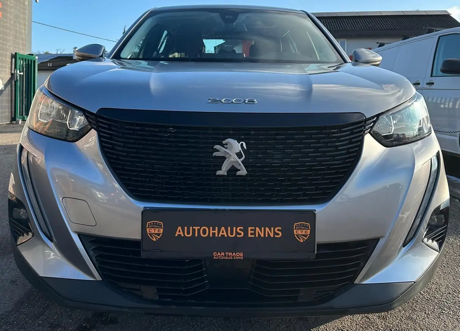 Peugeot 2008 BlueHDi 130 S Grau - 2