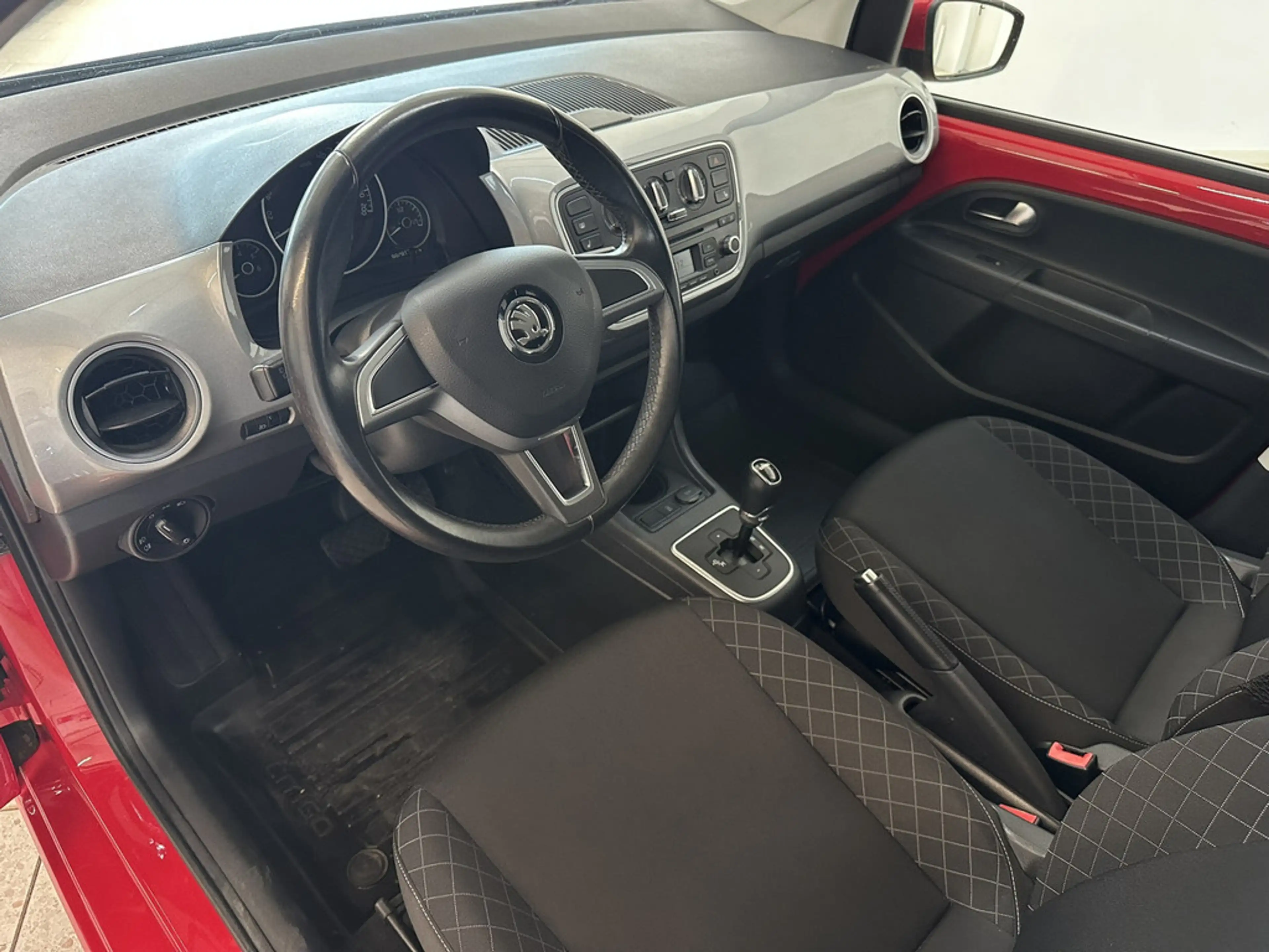 Skoda Citigo 1.0 Style KLIMA PDC SITZHEIZUNG — photo 12