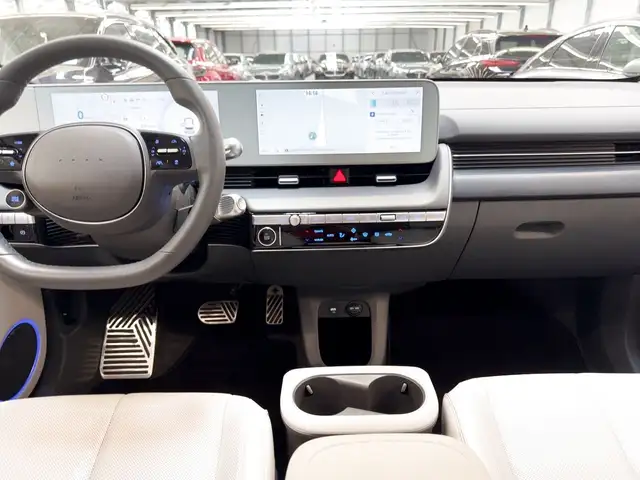 Hyundai Ioniq 5 view 11