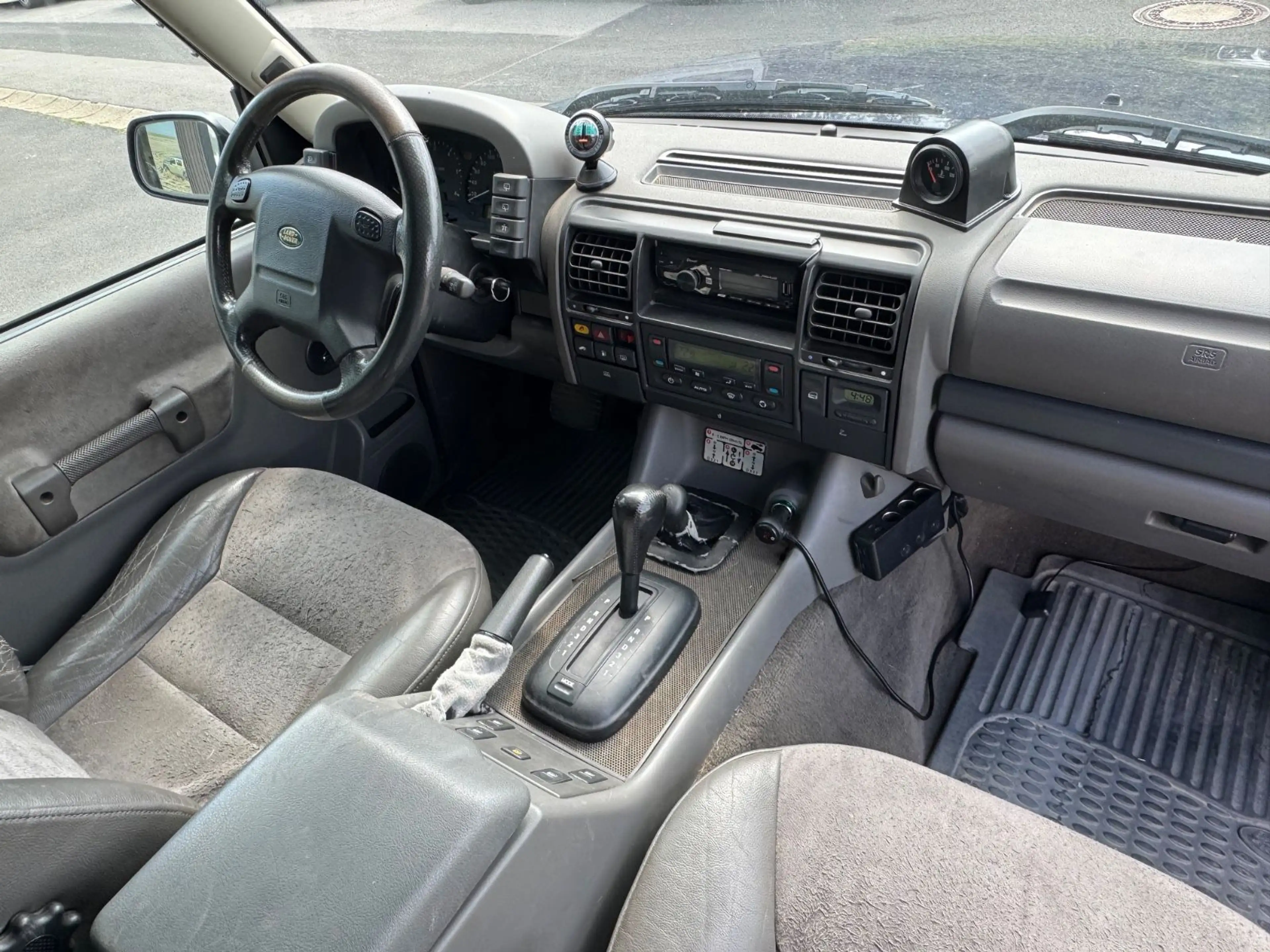 Land Rover Discovery 2 — photo 11