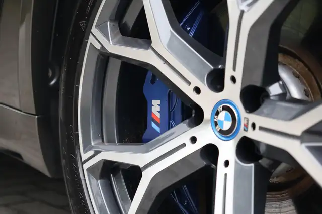 BMW X5 view 20