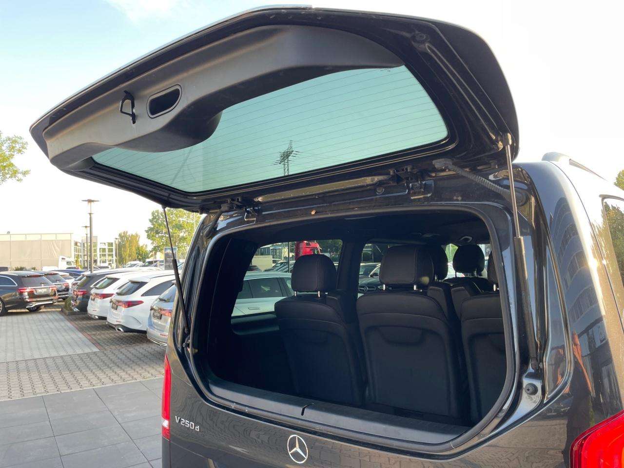 Mercedes-Benz V 250