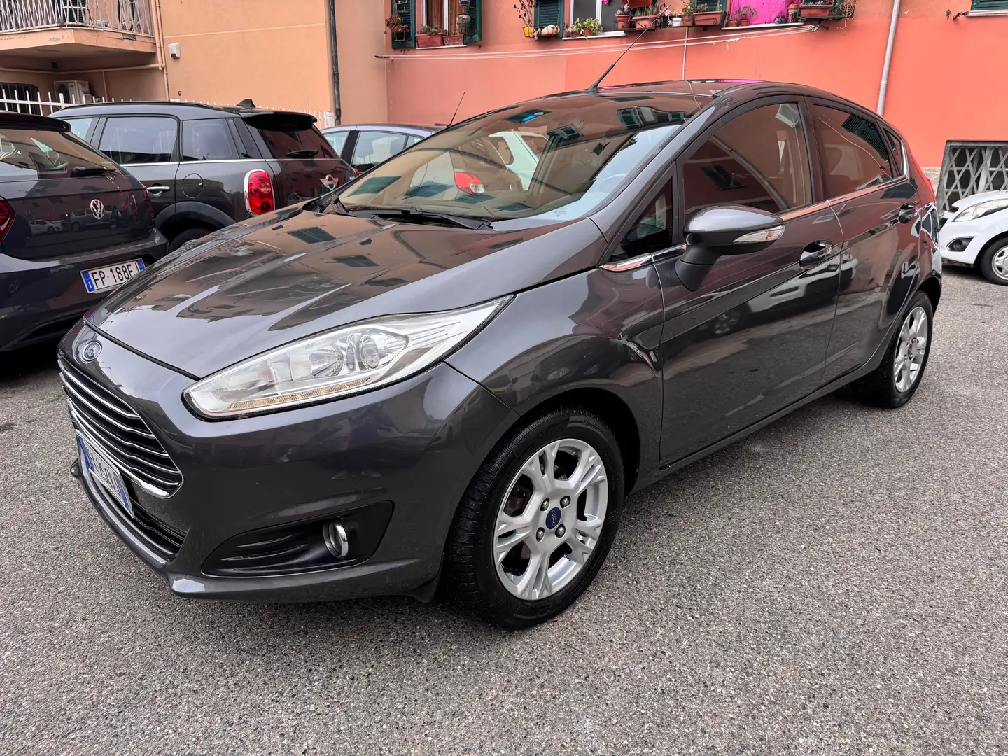 Ford Fiesta Fiesta 5p 1.5 tdci Titanium 75cv E6 Gris - 1
