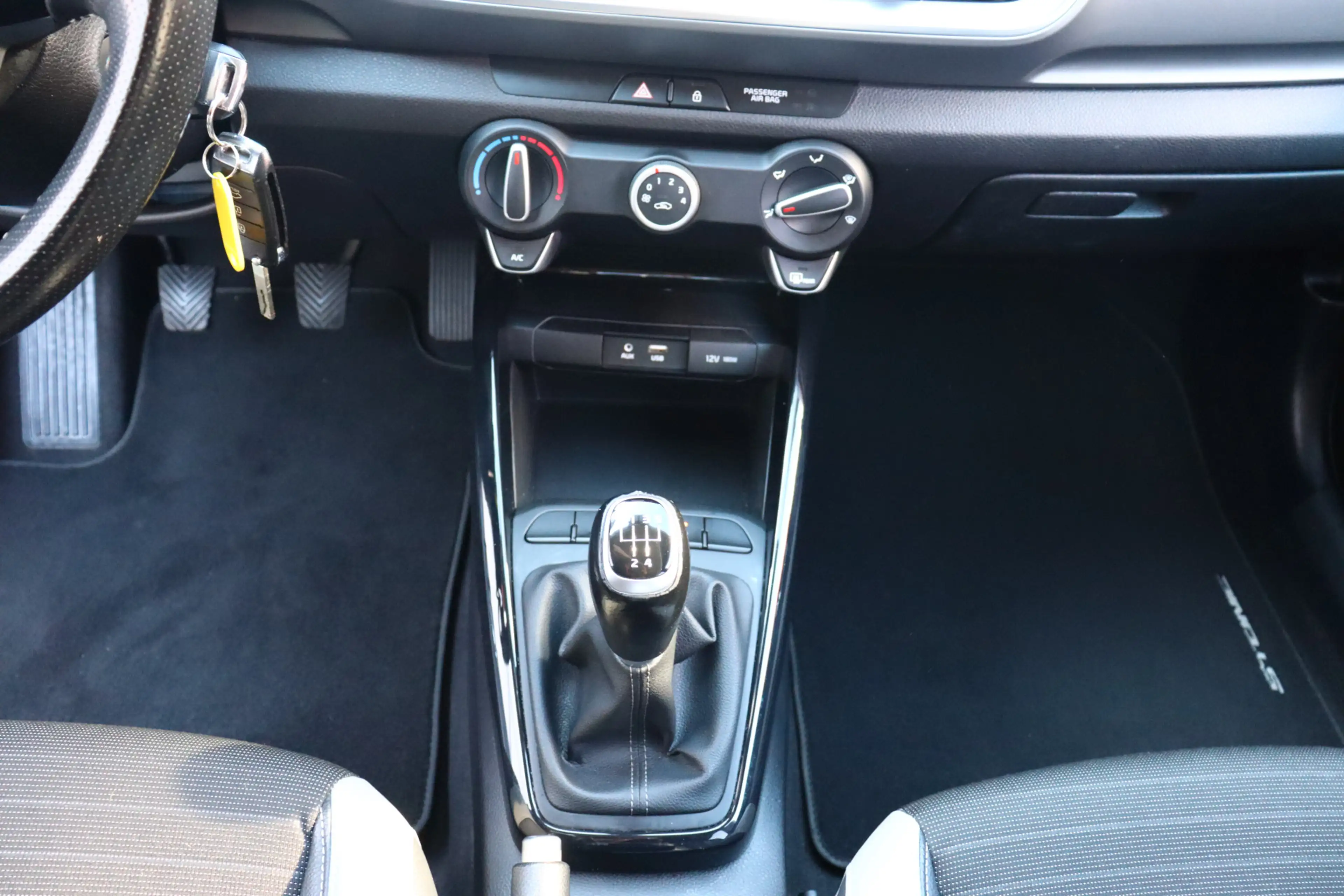 Kia Stonic 1.0 T-GDi Sports Edition O.a: PDC, Camera, DAB, Na — photo 31