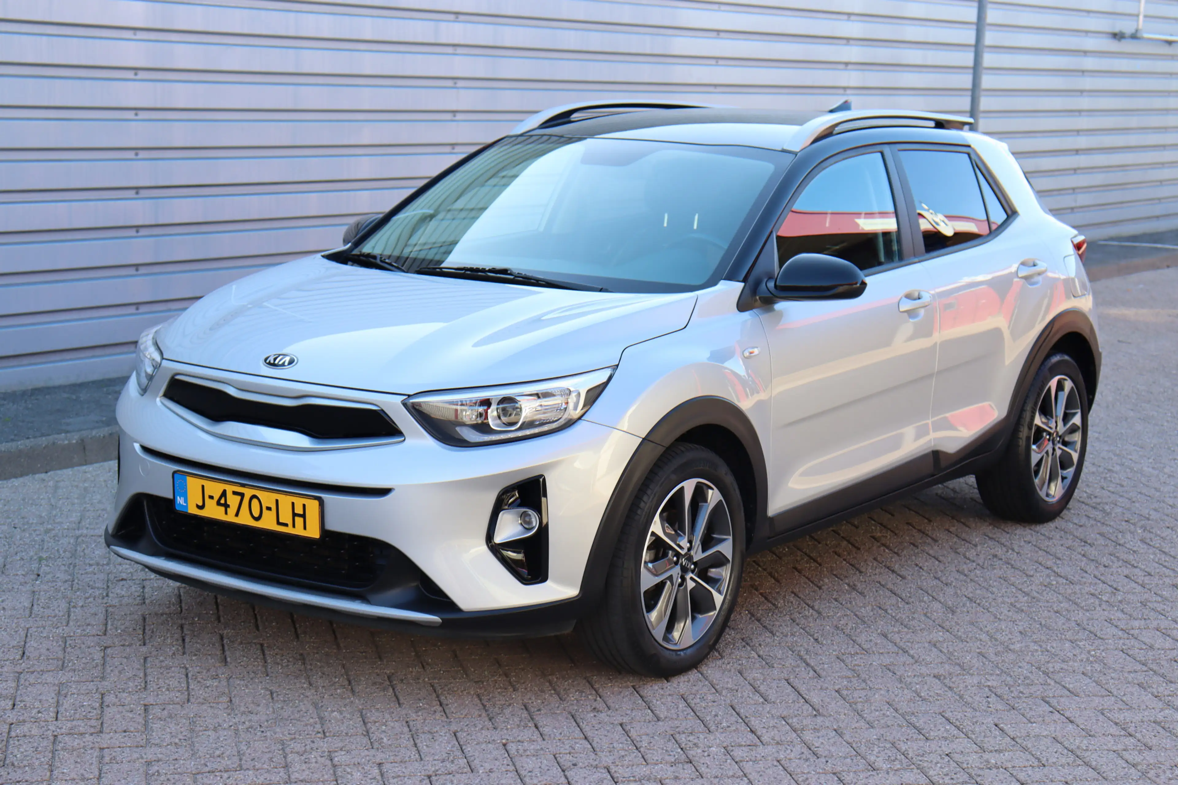 Kia Stonic 1.0 T-GDi Sports Edition O.a: PDC, Camera, DAB, Na — photo 10