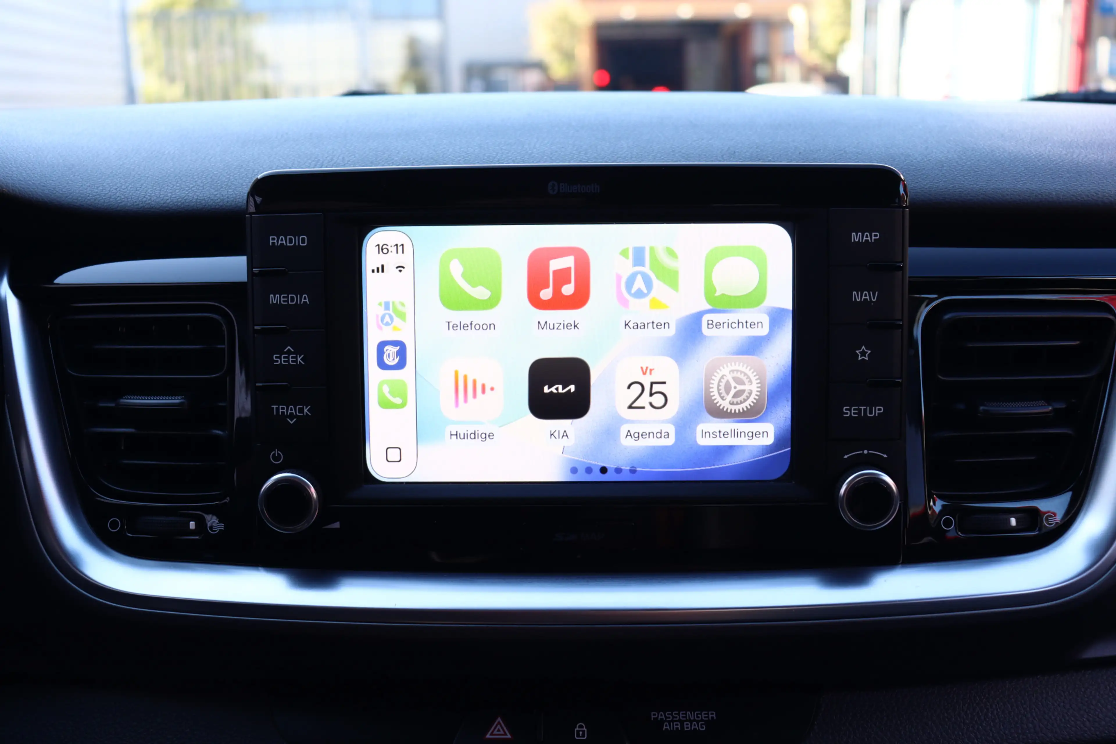 Kia Stonic 1.0 T-GDi Sports Edition O.a: PDC, Camera, DAB, Na — photo 18