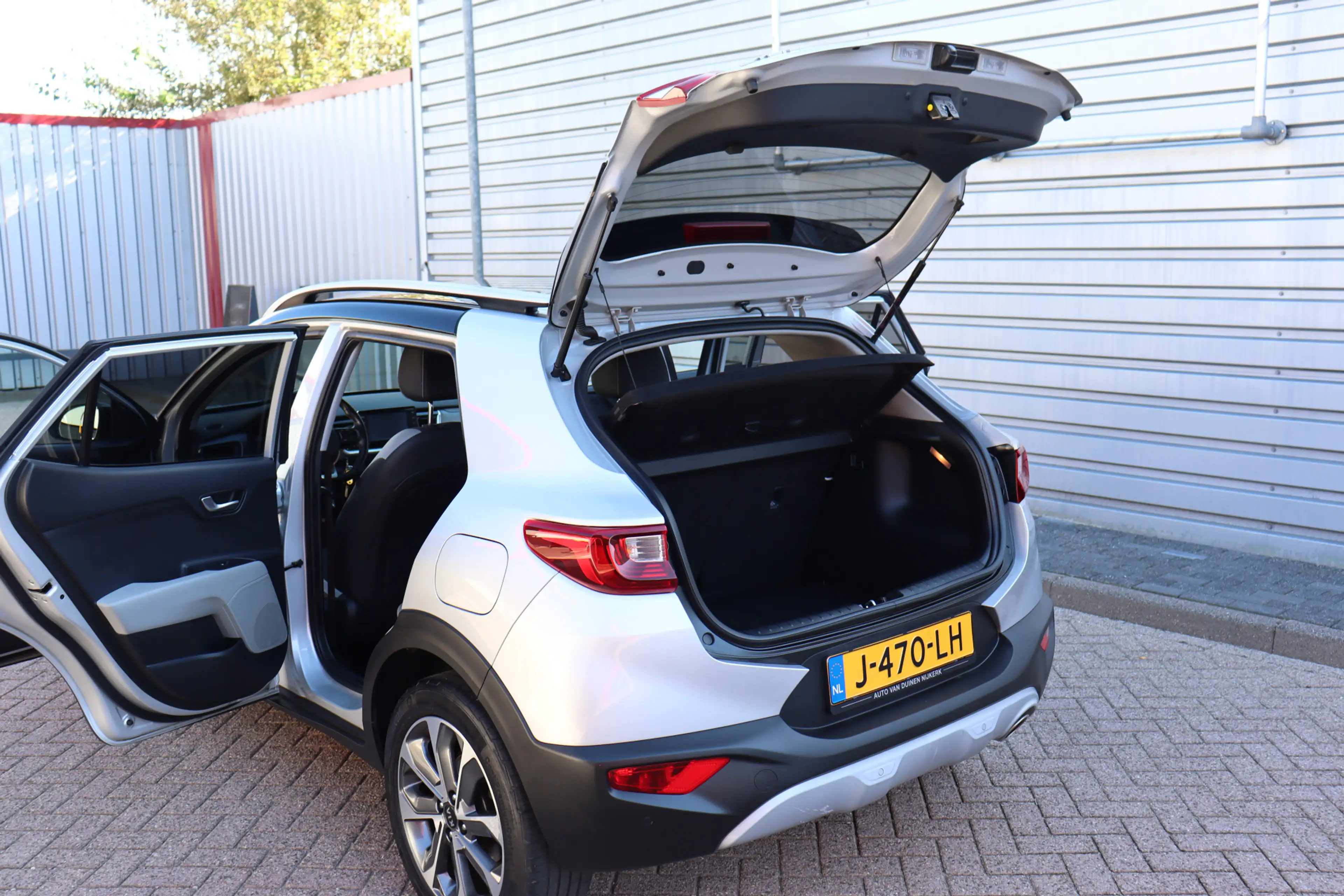 Kia Stonic 1.0 T-GDi Sports Edition O.a: PDC, Camera, DAB, Na — photo 25