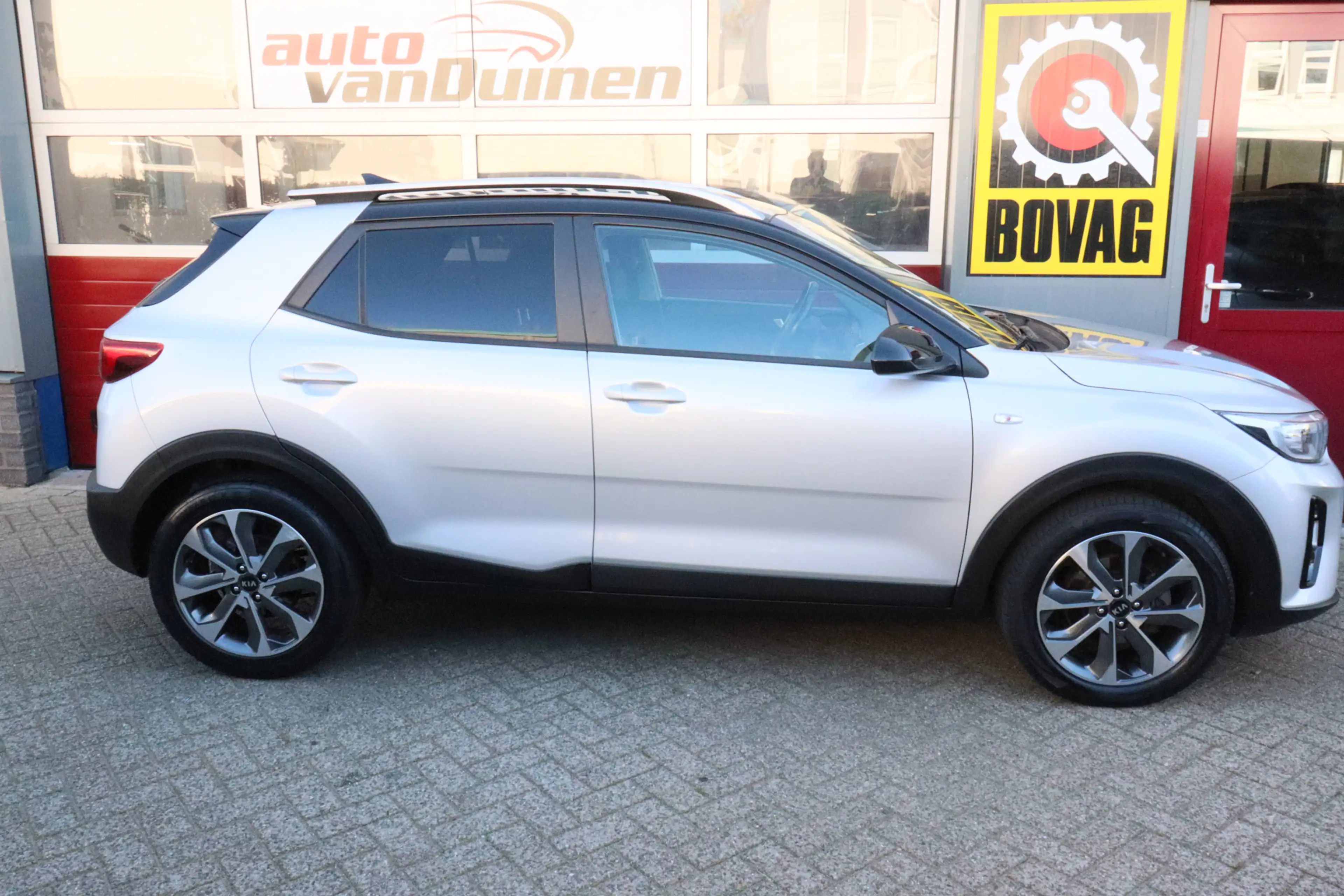 Kia Stonic 1.0 T-GDi Sports Edition O.a: PDC, Camera, DAB, Na — photo 2