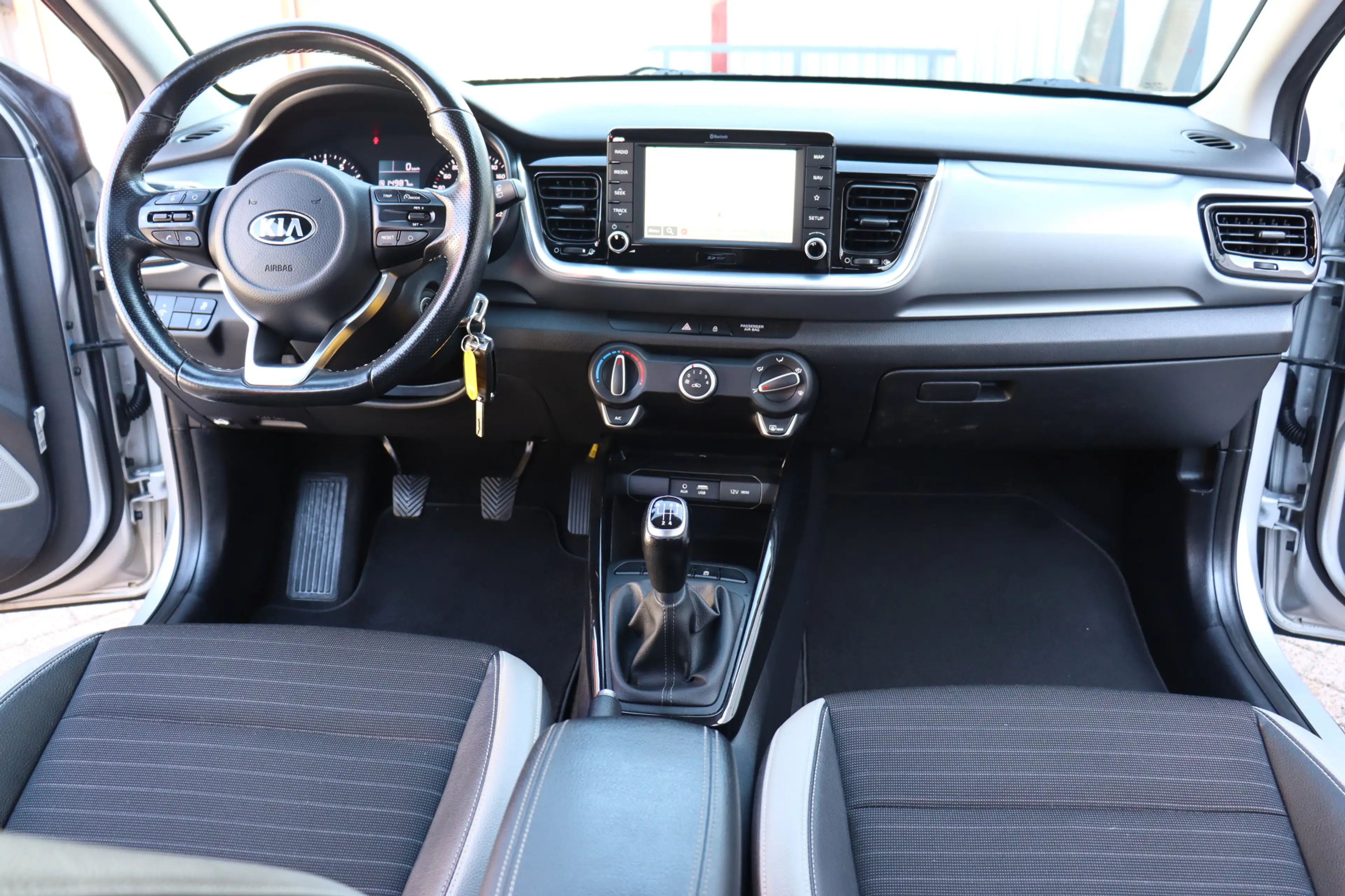 Kia Stonic 1.0 T-GDi Sports Edition O.a: PDC, Camera, DAB, Na — photo 3