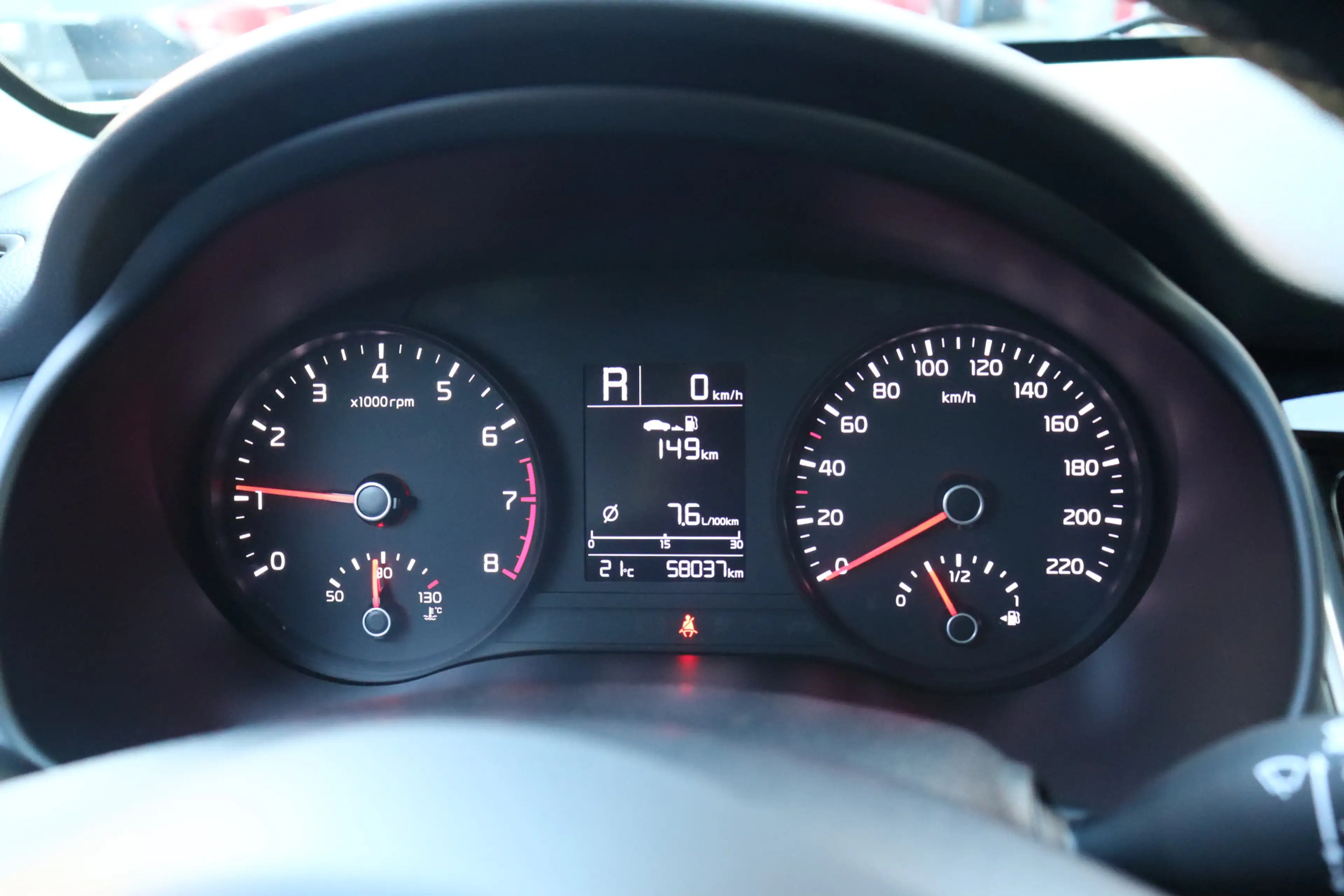Kia Stonic 1.0 T-GDi Sports Edition O.a: PDC, Camera, DAB, Na — photo 12