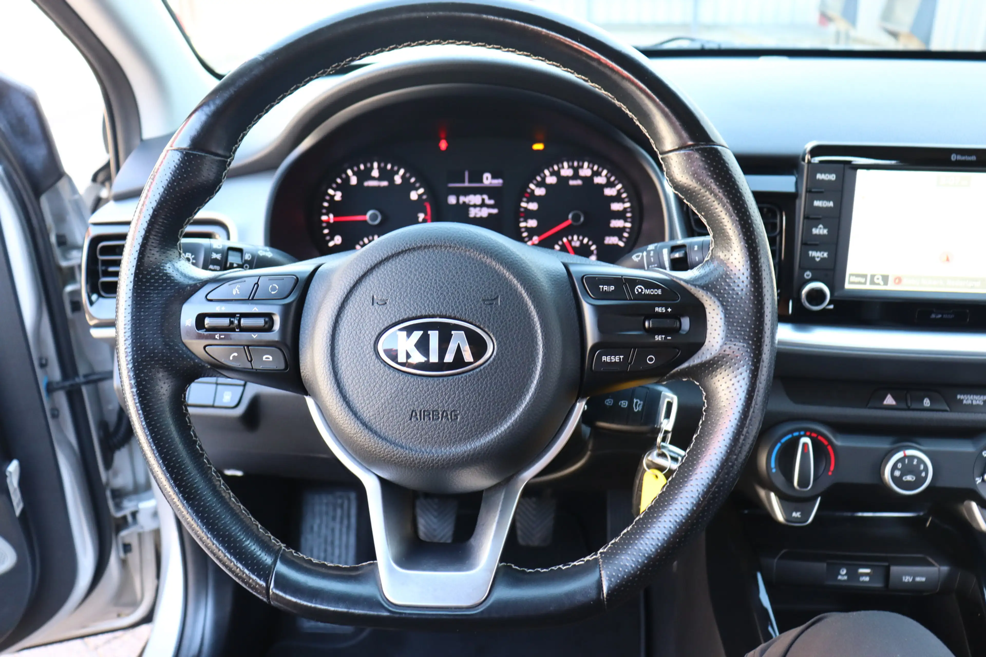 Kia Stonic 1.0 T-GDi Sports Edition O.a: PDC, Camera, DAB, Na — photo 13
