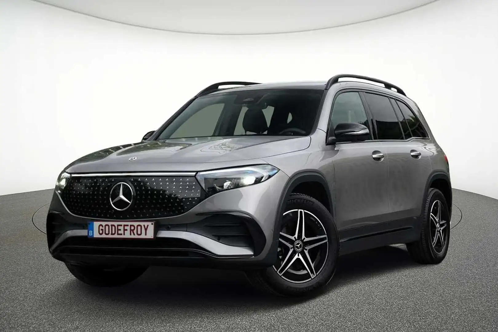 Mercedes-Benz EQB 250 + 7-zit / Pano / 360° / Alarm / Keyless  / Night / Gris - 1