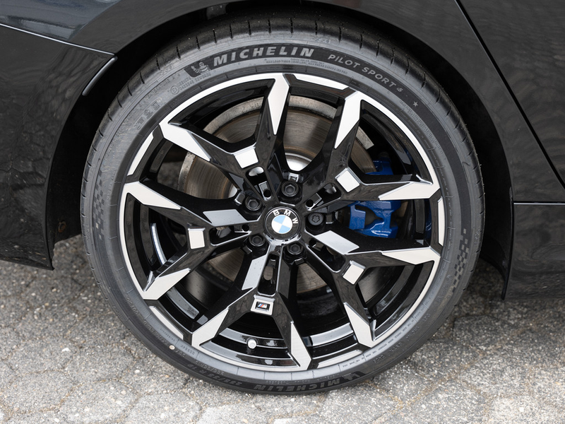 BMW 340 i Touring xDrive FACEL. PANO AHK HUD 360° — photo 12