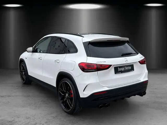 Mercedes-Benz Gla Class view 3