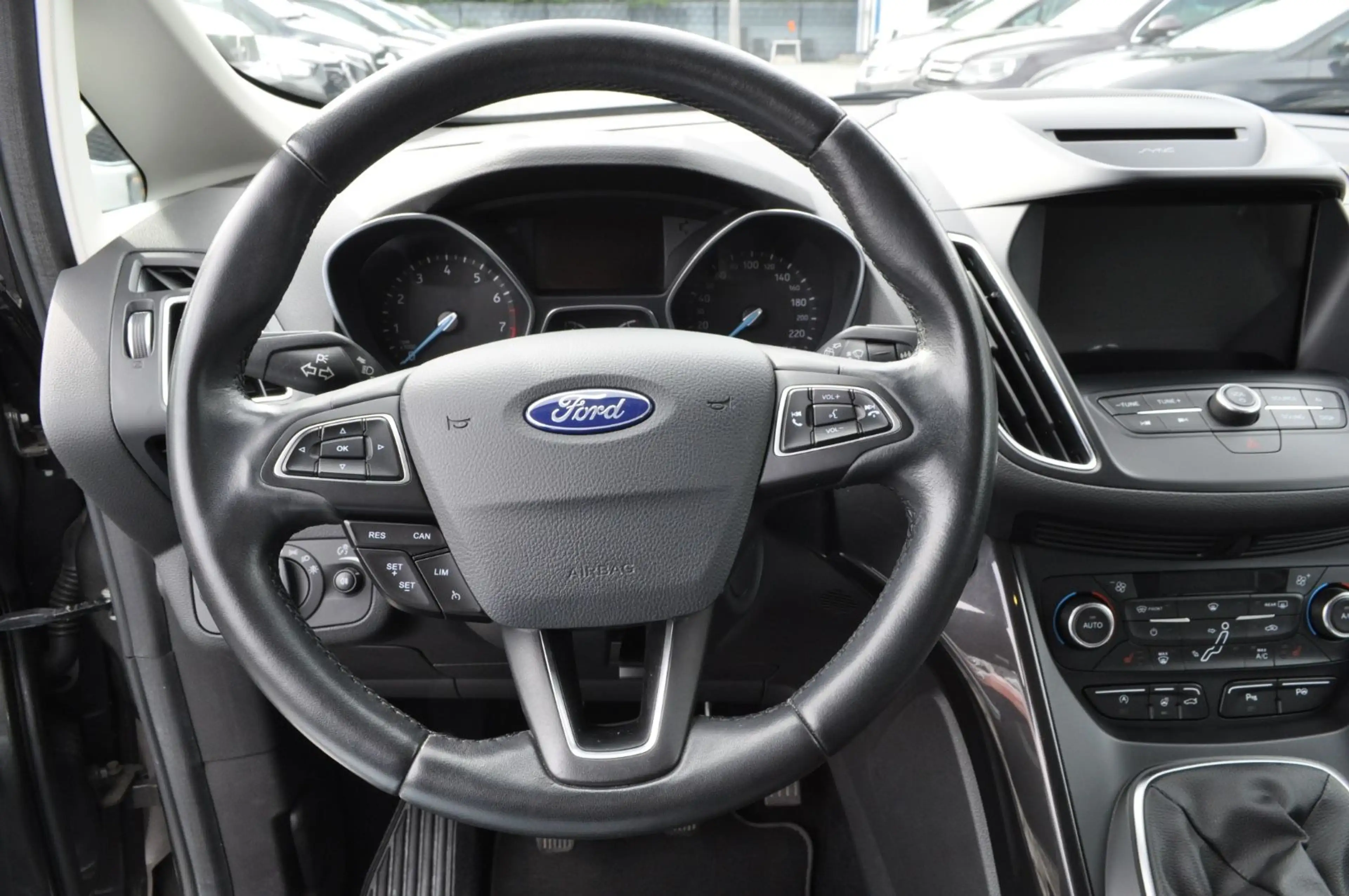 Ford Grand C-Max FORD Grand C-MAX Titanium /TÜV/AU NEU/7-SITZER — photo 15