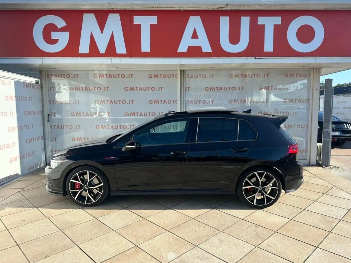 Volkswagen Golf GTI CLUBSPORT 2.0 300CV PANORAMA IQ.LIGHT CERCHI 19" Nero - 2